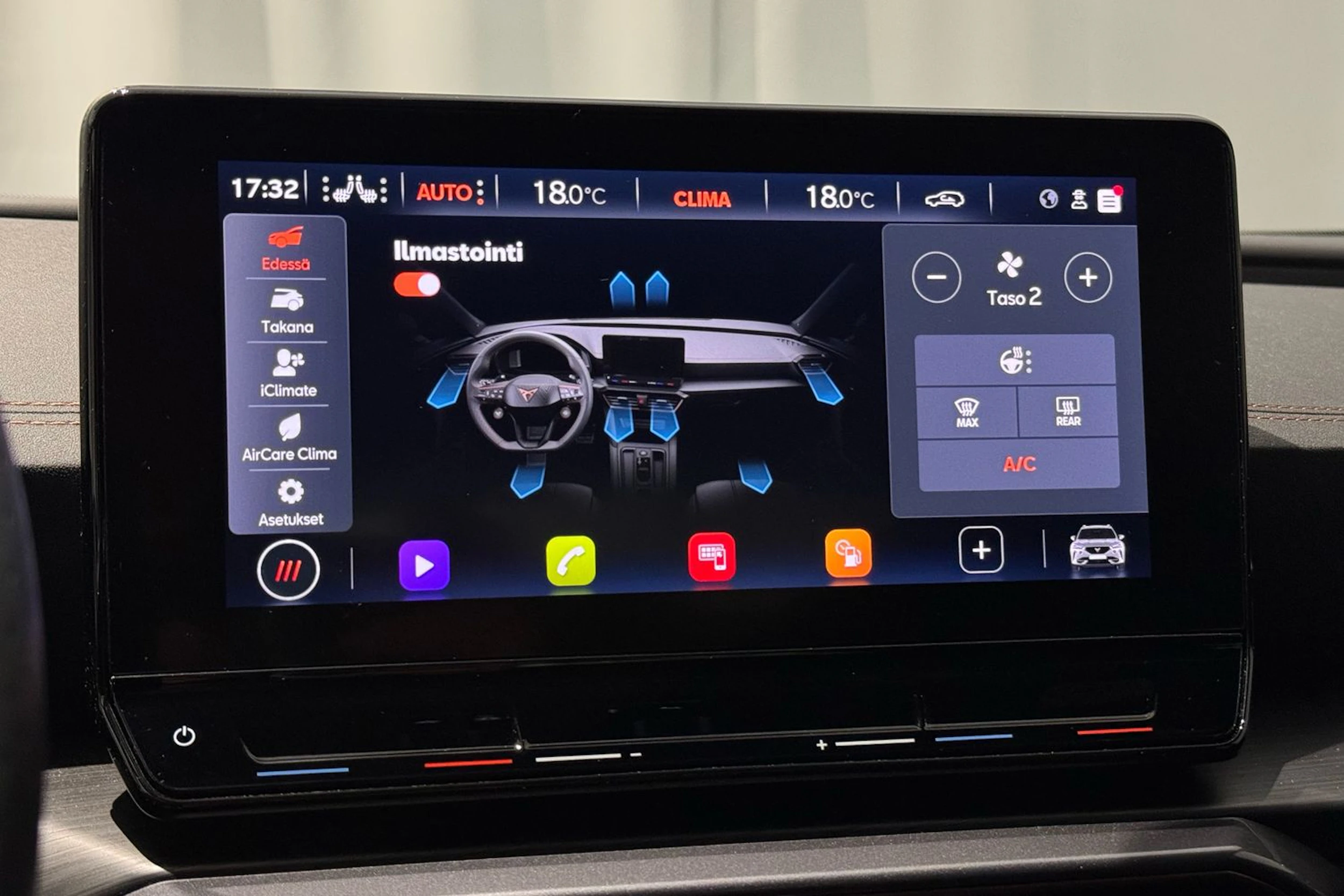 valkoinen CUPRA Formentor 2024 kuva 21.