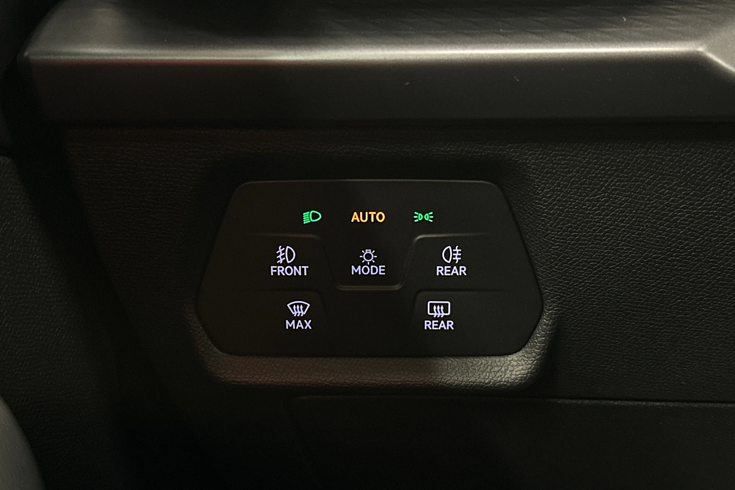 musta CUPRA Formentor 2025 kuva 19.