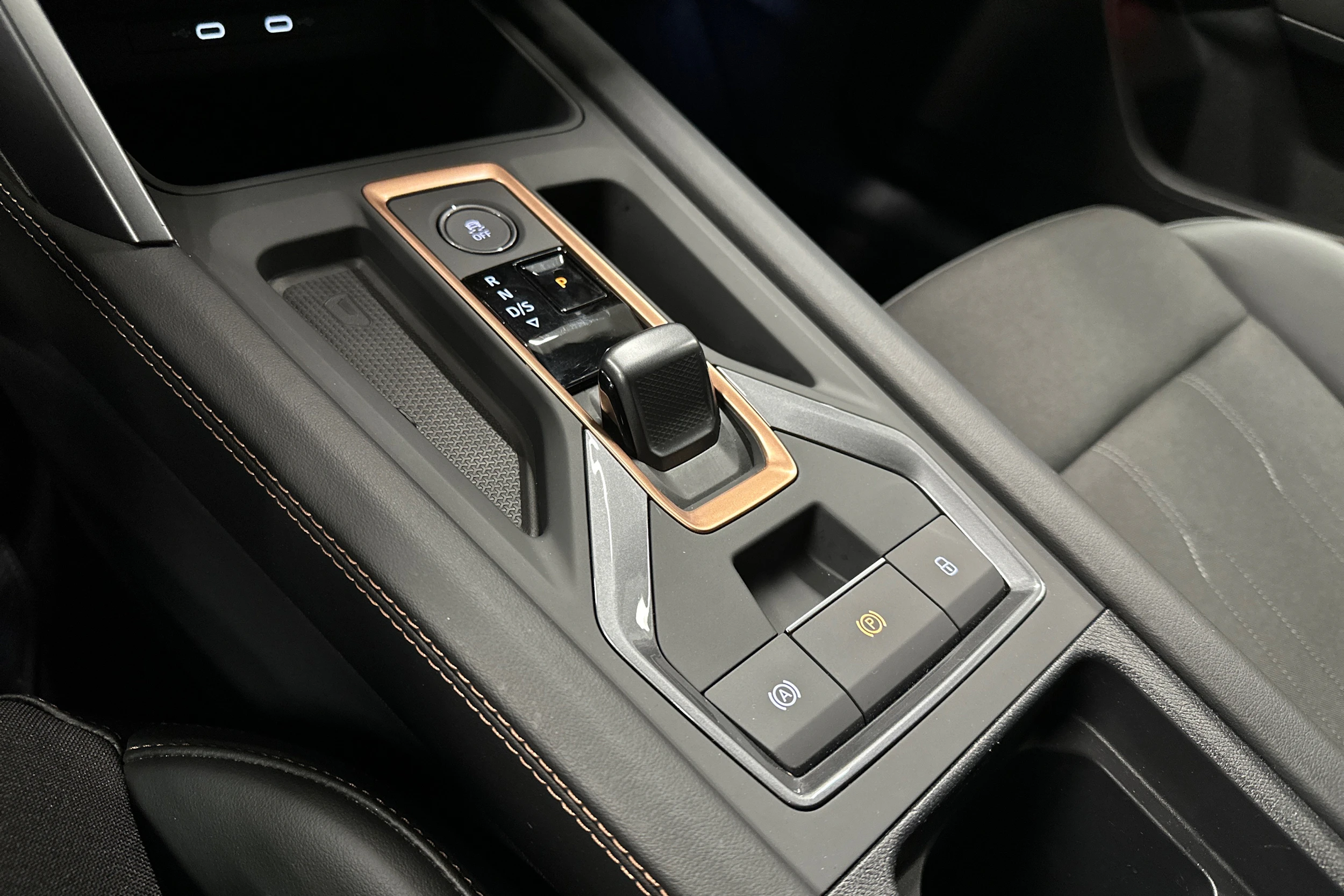 musta CUPRA Formentor 2025 kuva 28.