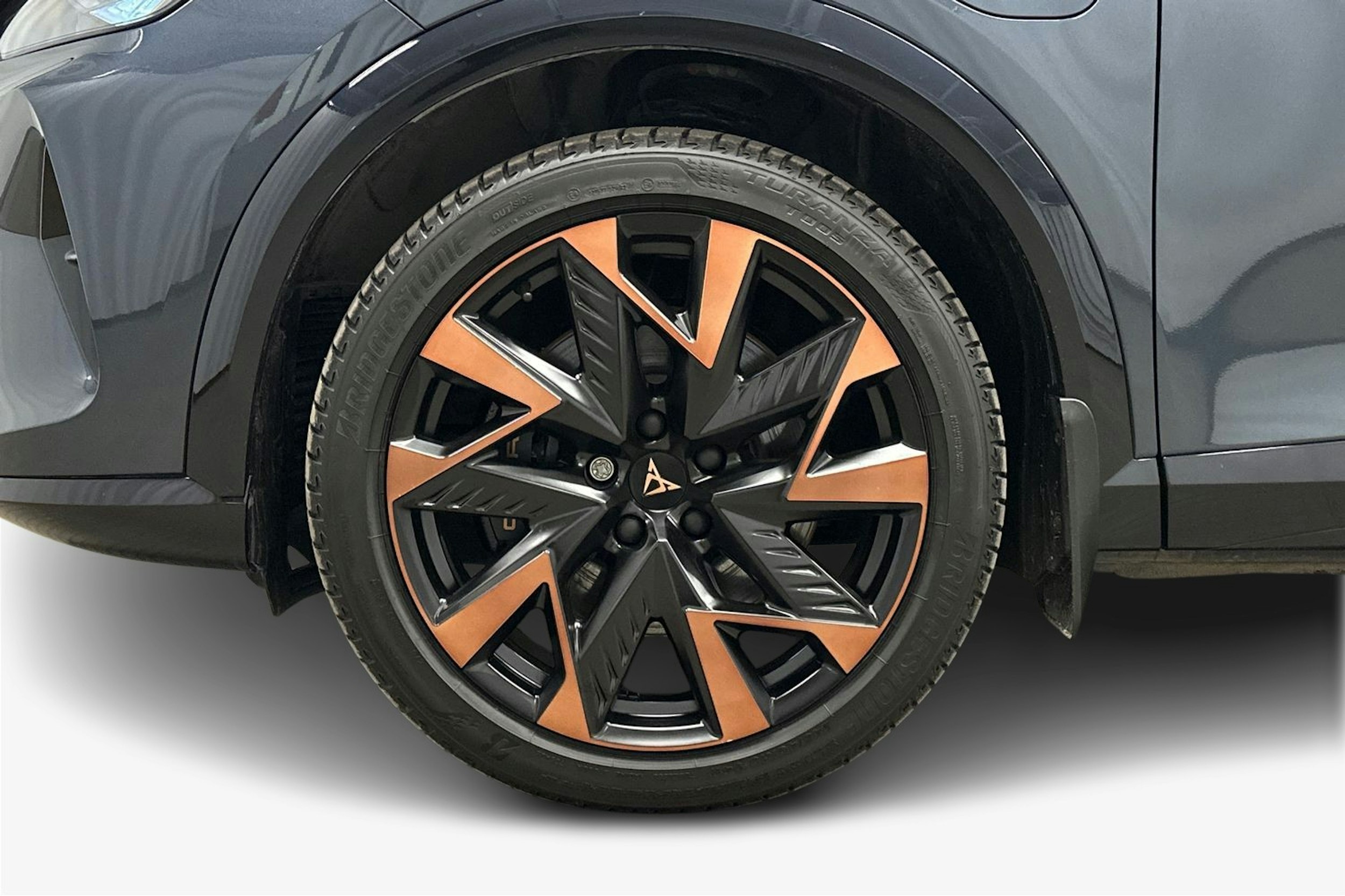 harmaa CUPRA Formentor 2025 kuva 11.