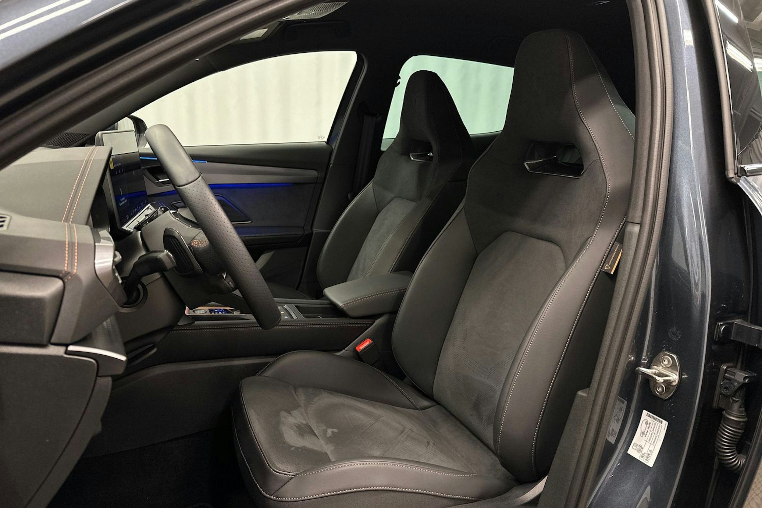 harmaa CUPRA Formentor 2025 kuva 14.