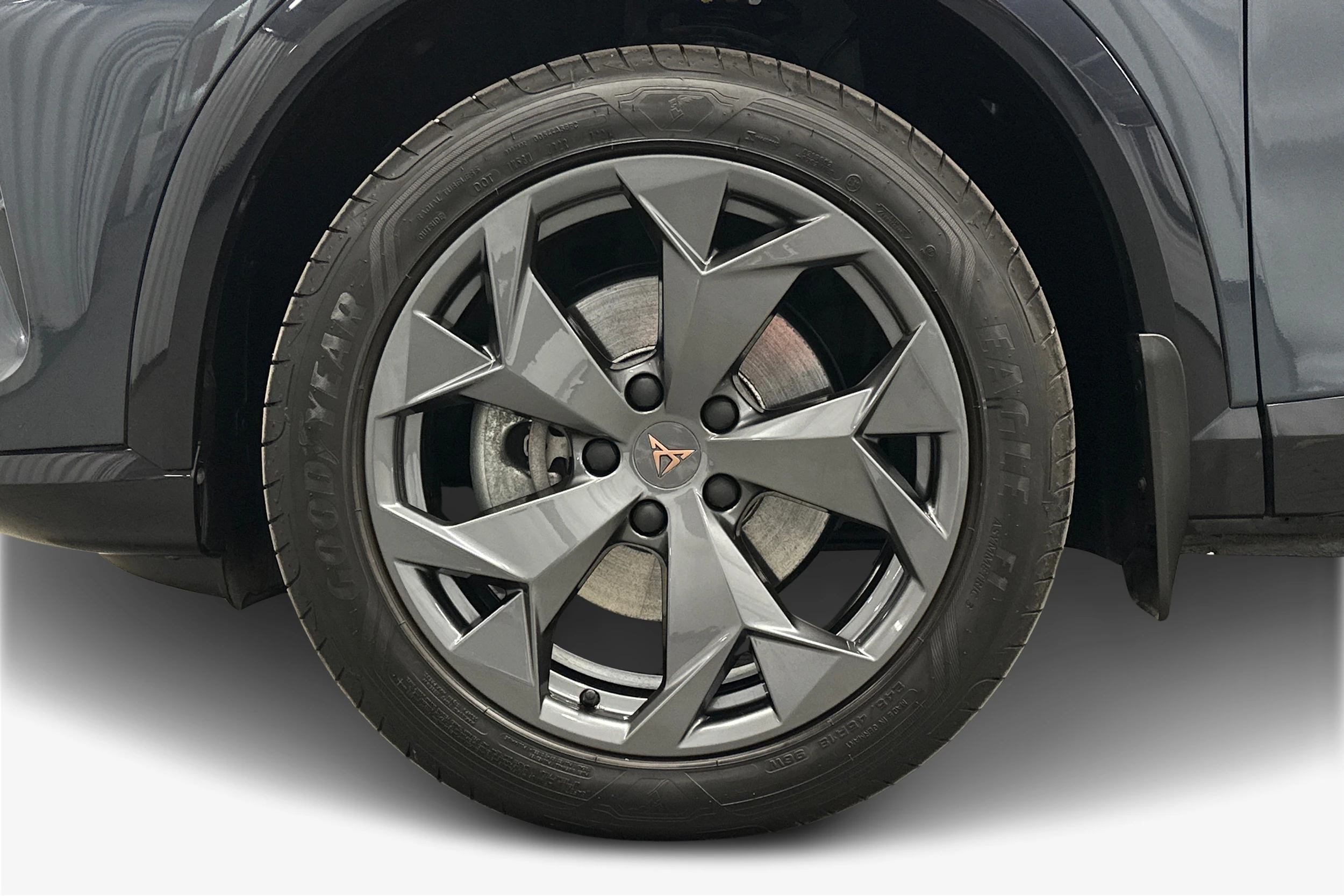 harmaa CUPRA Formentor 2025 kuva 12.