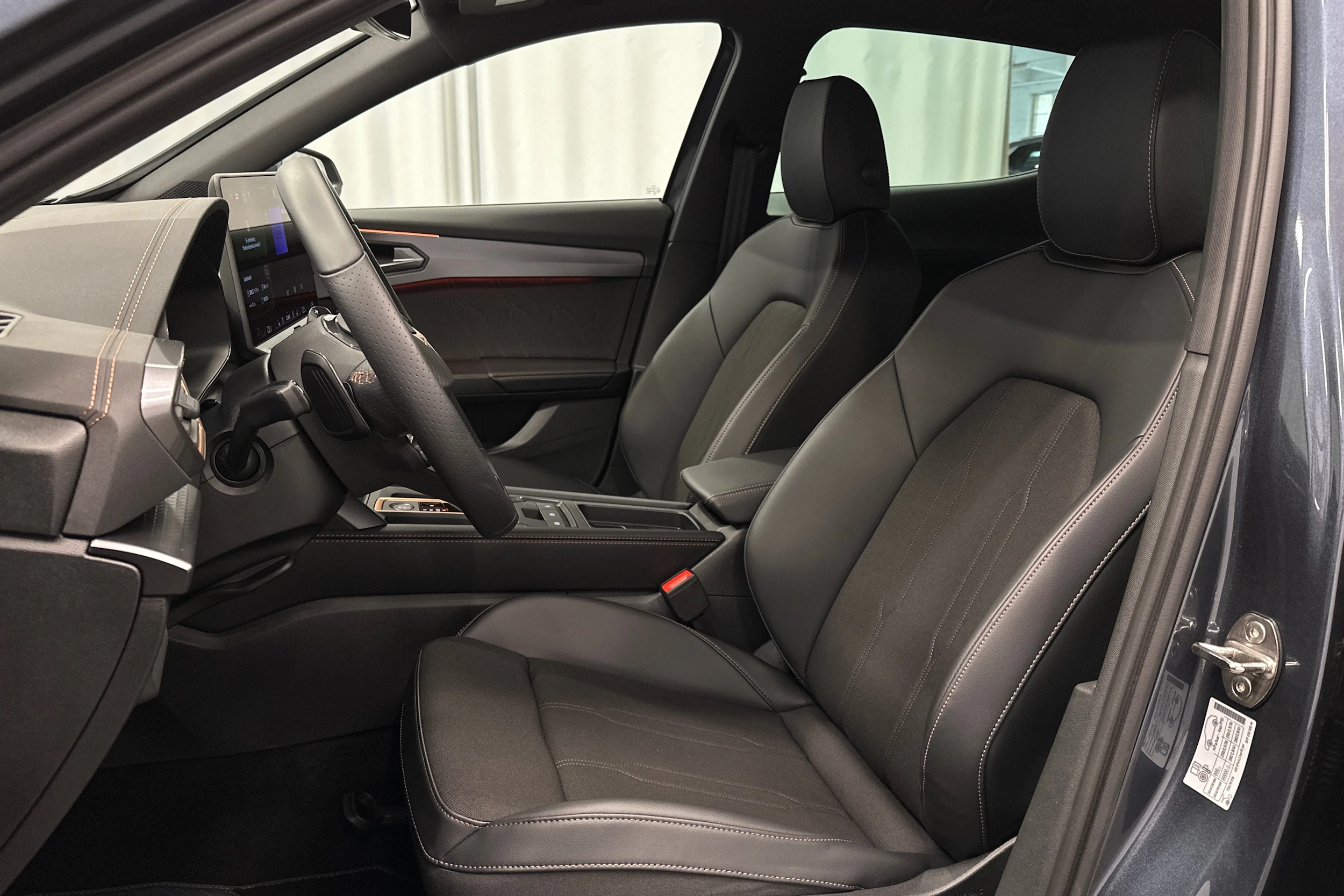 harmaa CUPRA Formentor 2025 kuva 19.