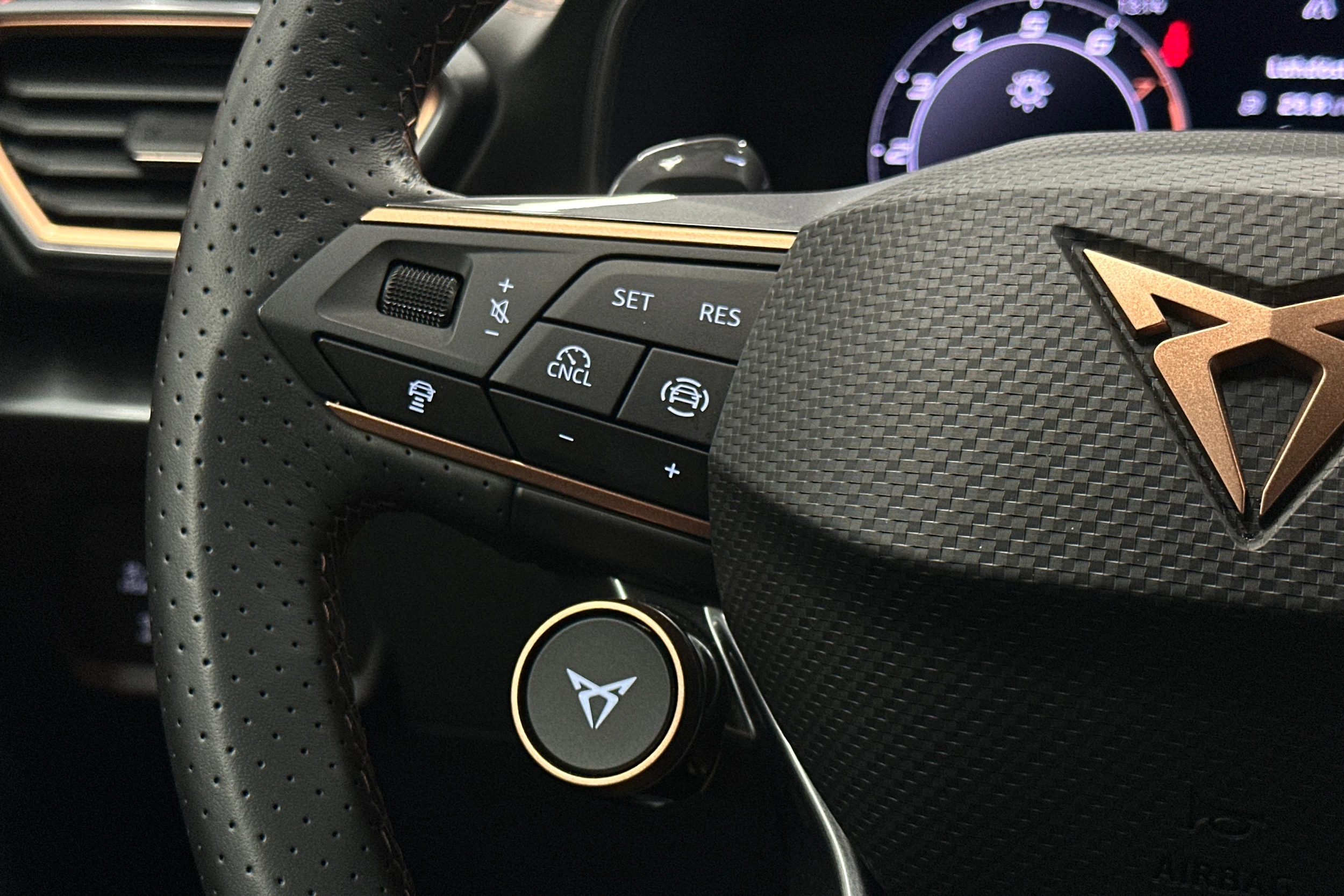 harmaa CUPRA Formentor 2025 kuva 21.