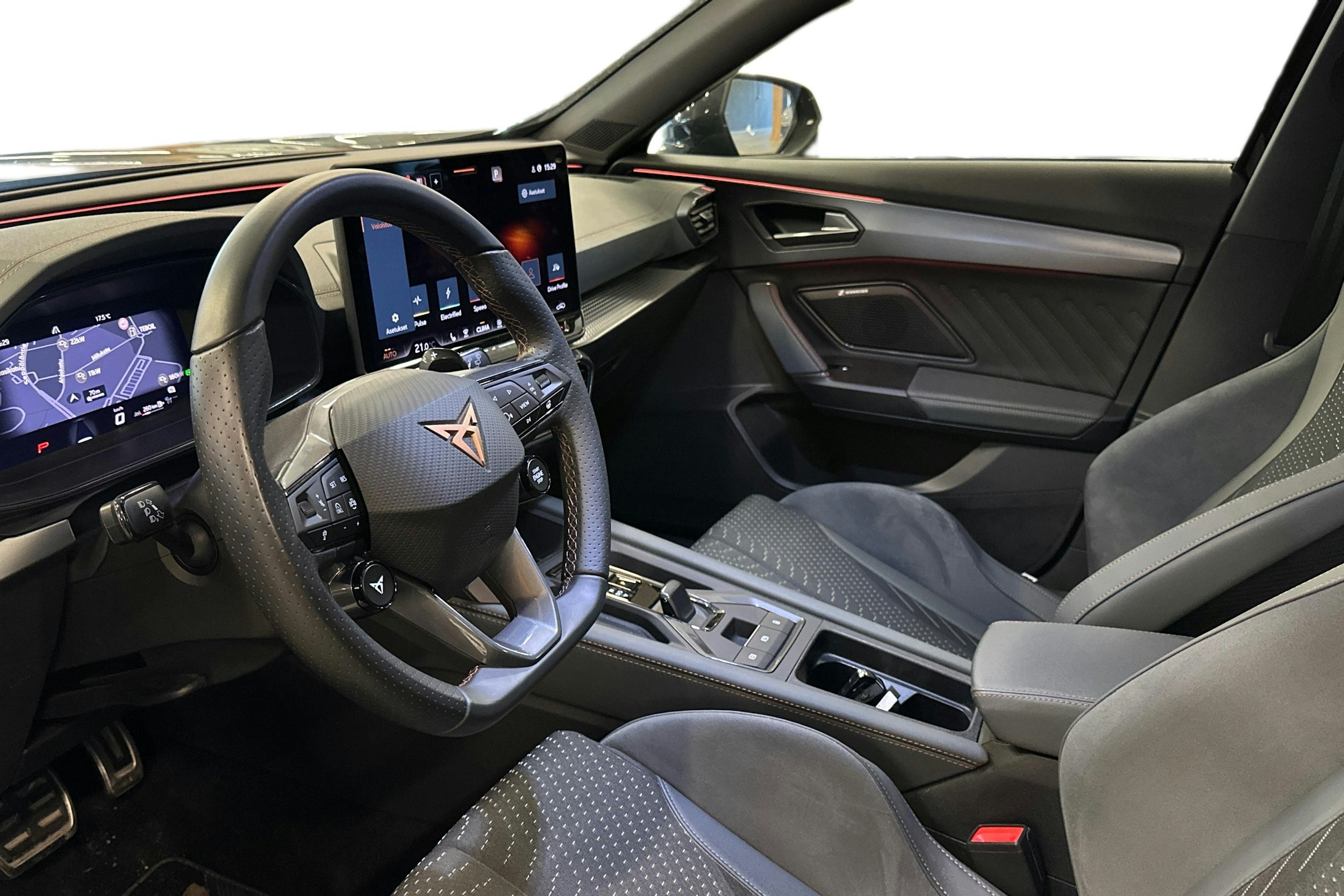 met. musta CUPRA Formentor 2025 kuva 3.