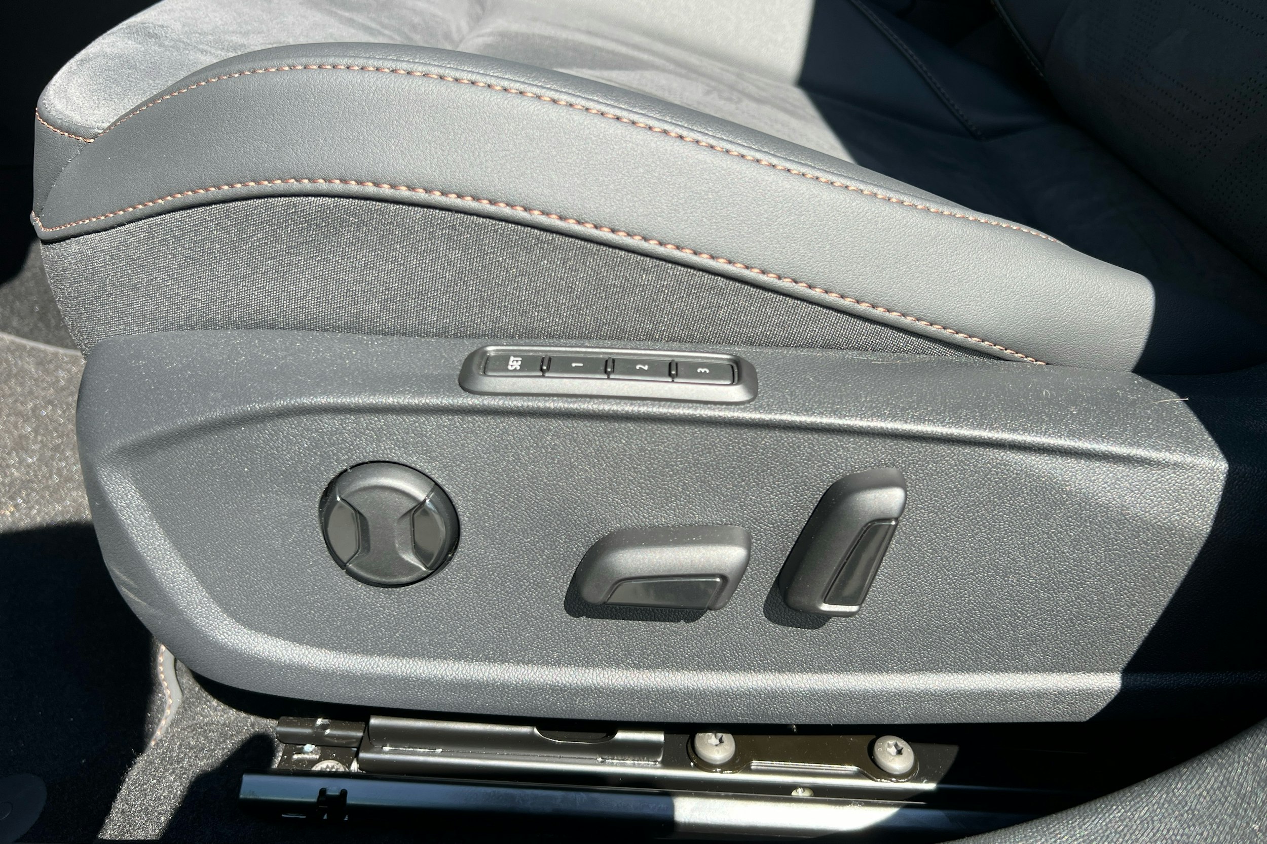 musta CUPRA Formentor 2025 kuva 13.