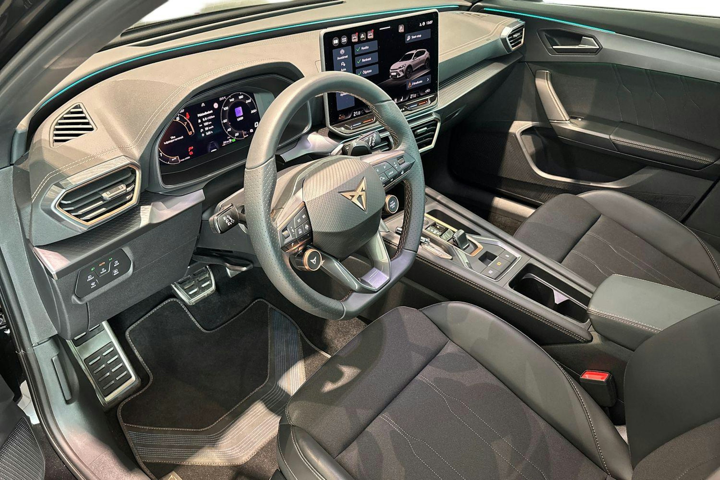 Musta CUPRA Formentor 2025 kuva 6.