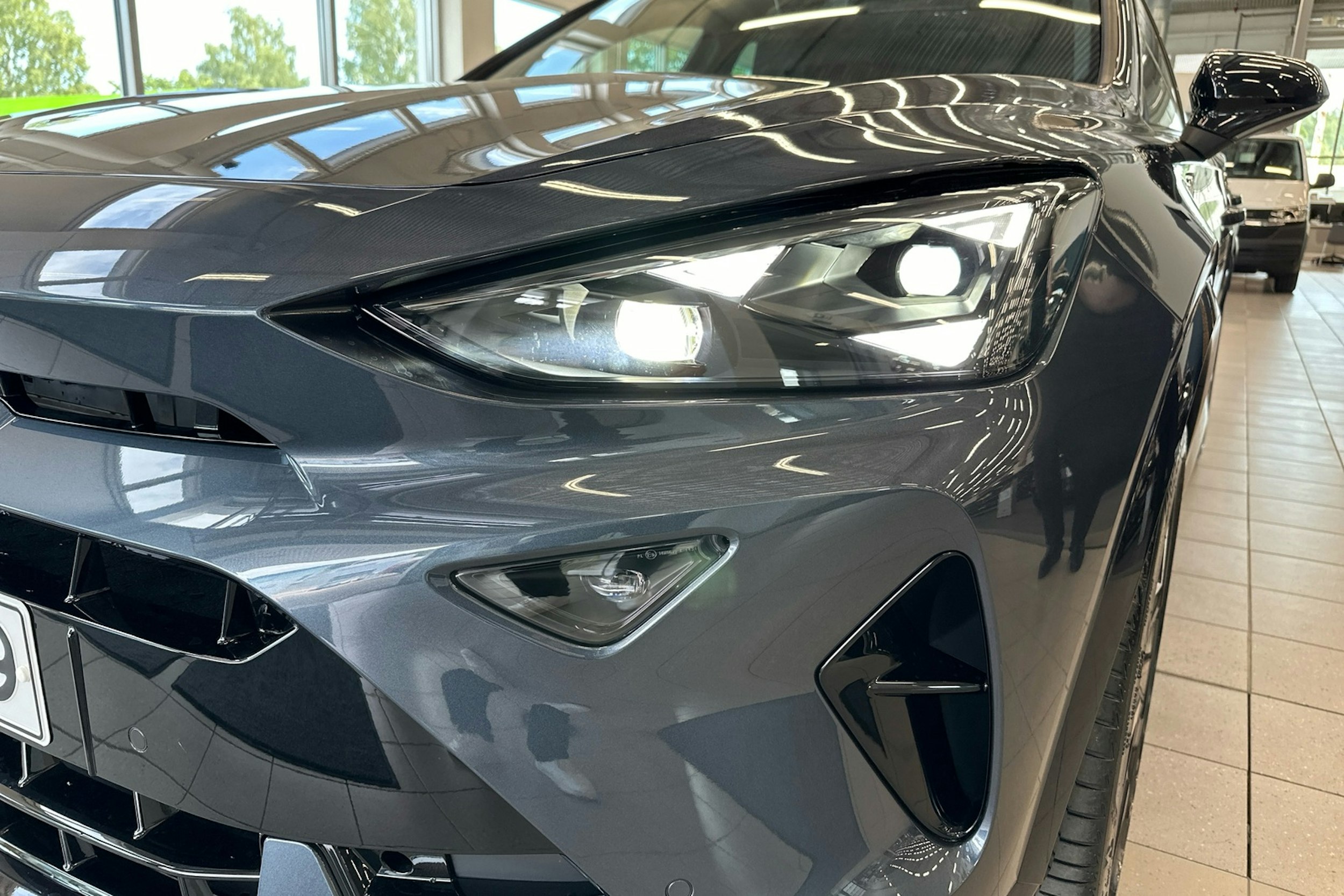 met. harmaa CUPRA Formentor 2024 kuva 18.