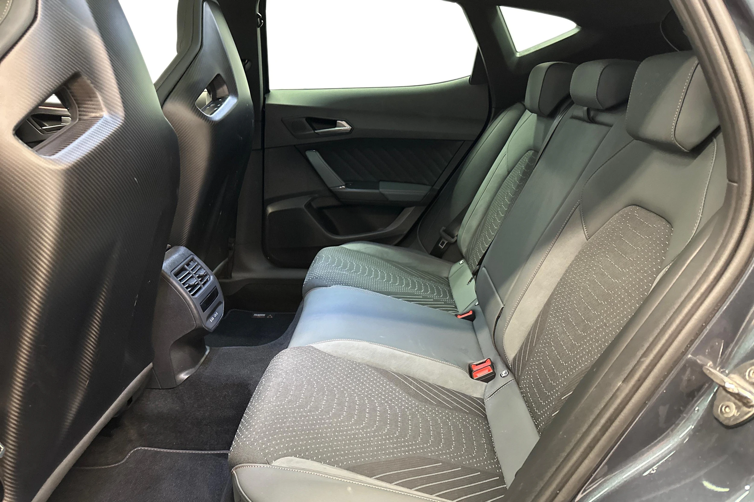 harmaa CUPRA Formentor 2025 kuva 8.