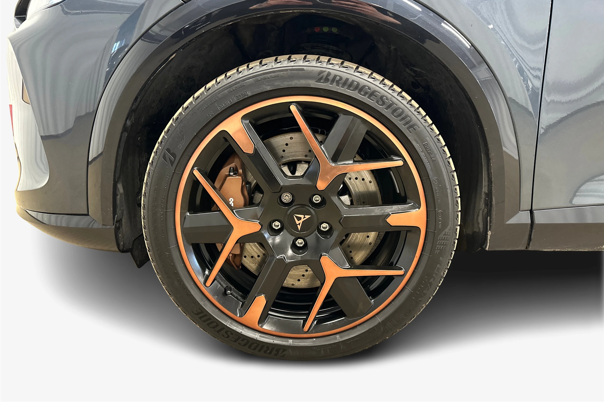 harmaa CUPRA Formentor 2025 kuva 9.