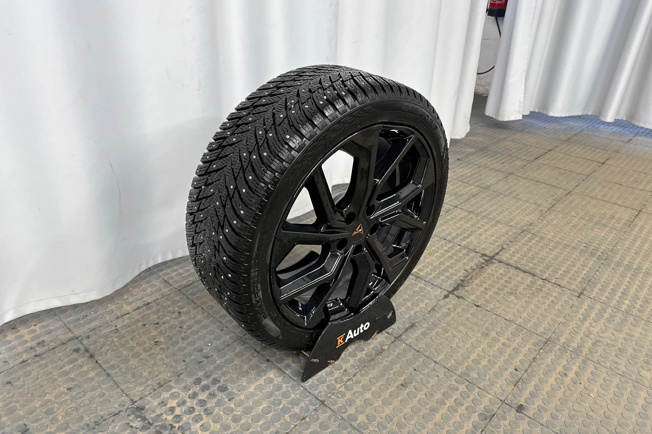 harmaa CUPRA Formentor 2025 kuva 10.