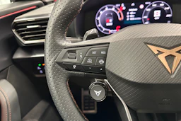 harmaa CUPRA Formentor 2025 kuva 11.