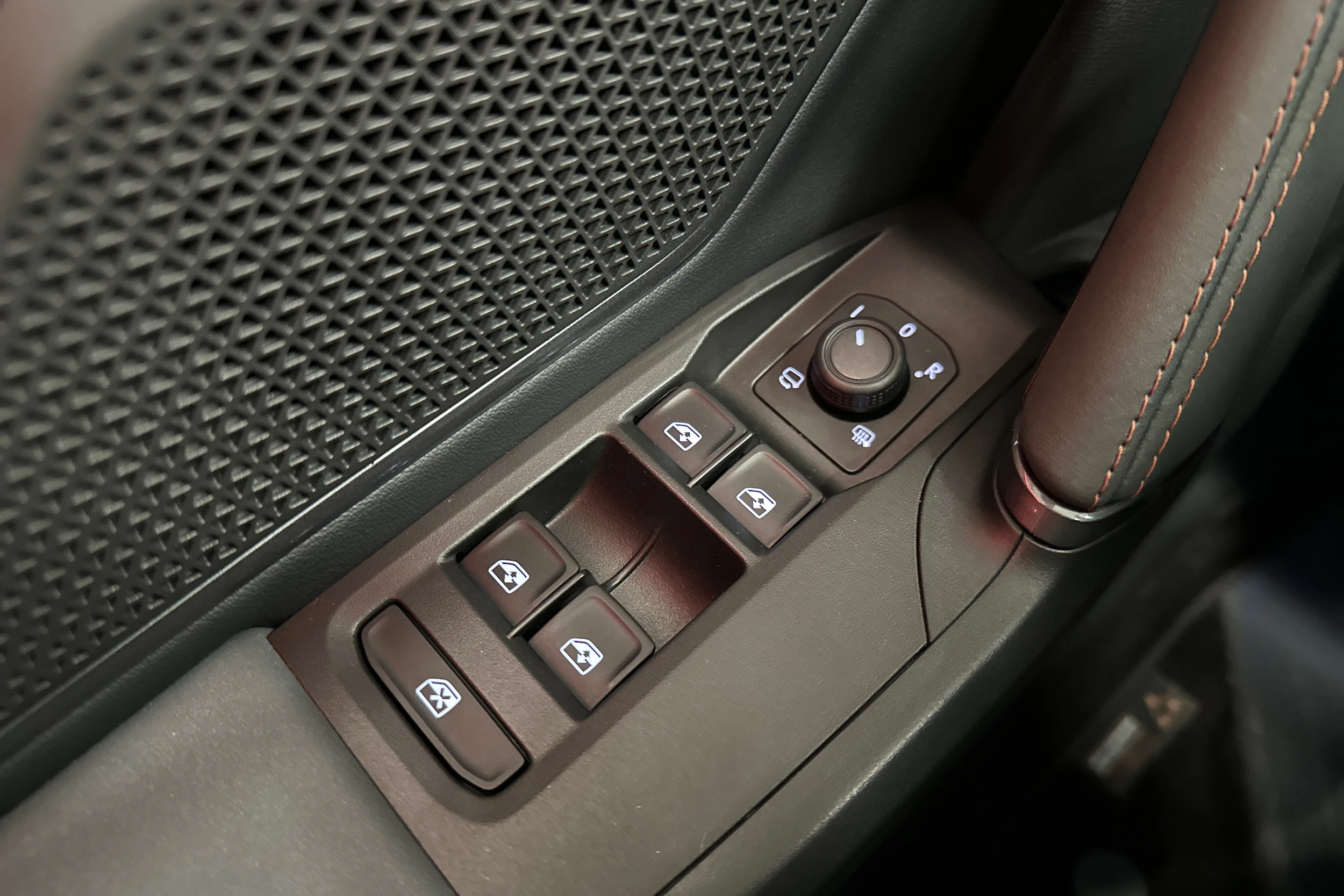 harmaa CUPRA Formentor 2025 kuva 14.