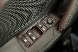 harmaa CUPRA Formentor 2025 kuva 14.