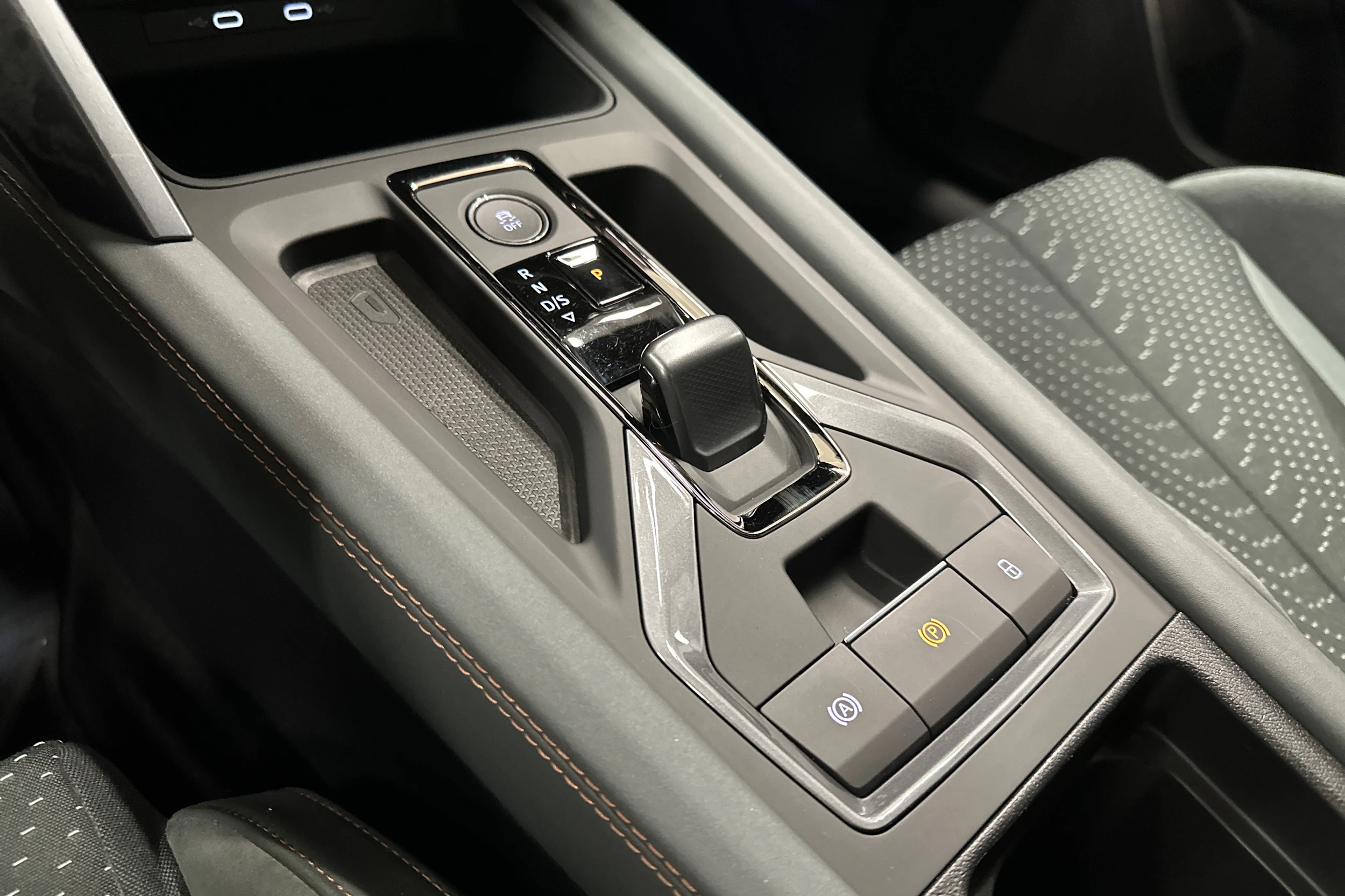 harmaa CUPRA Formentor 2025 kuva 28.