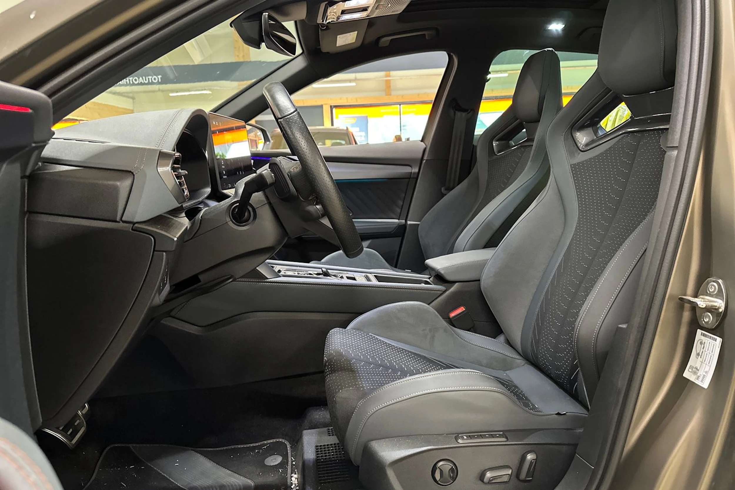 ruskea (beige) CUPRA Formentor 2025 kuva 4.