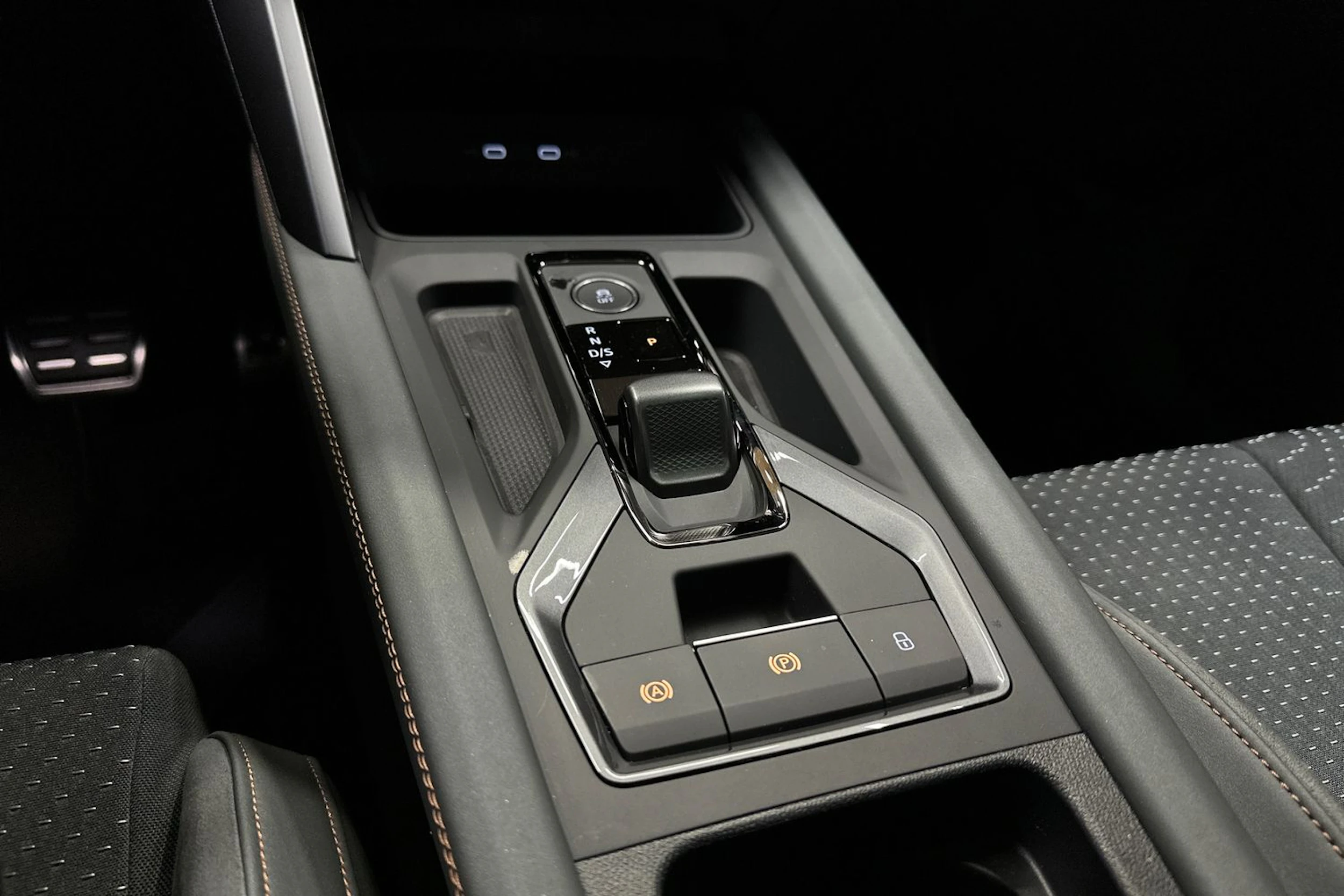 ruskea (beige) CUPRA Formentor 2025 kuva 24.