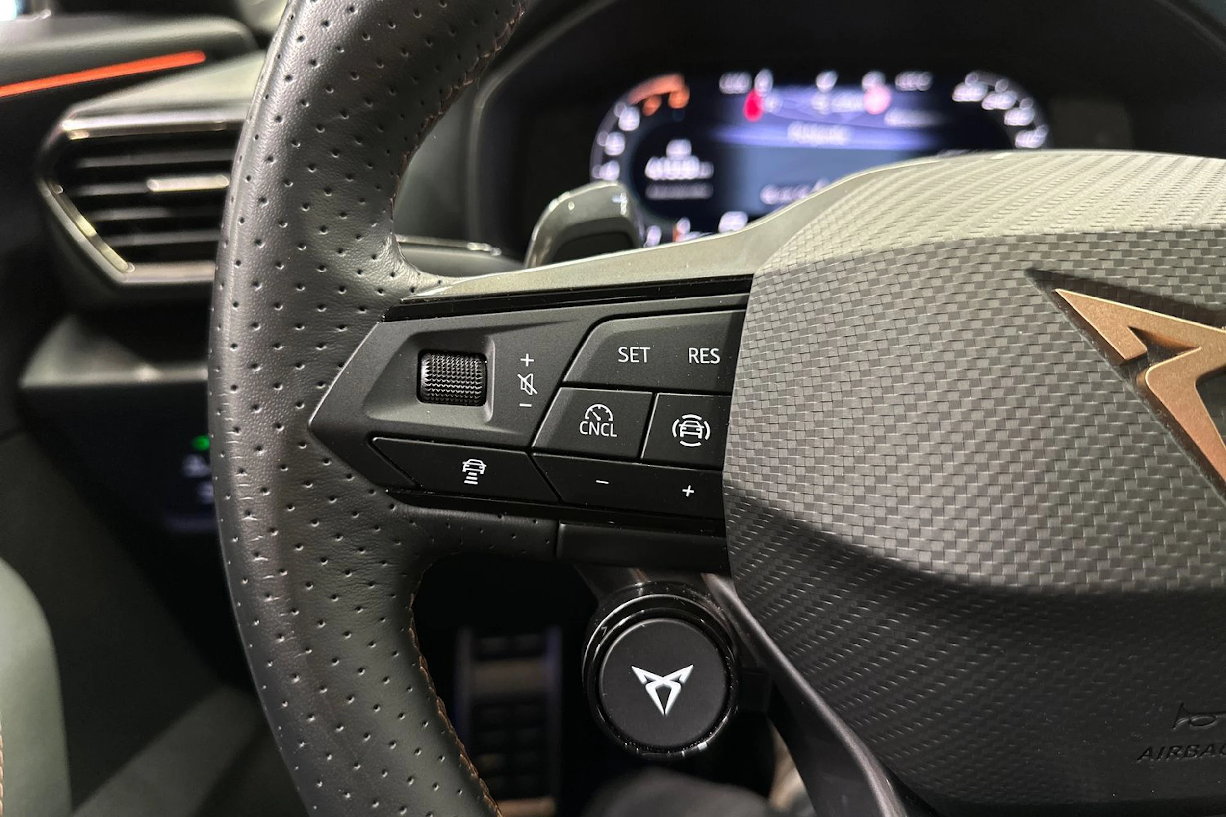 ruskea (beige) CUPRA Formentor 2025 kuva 26.