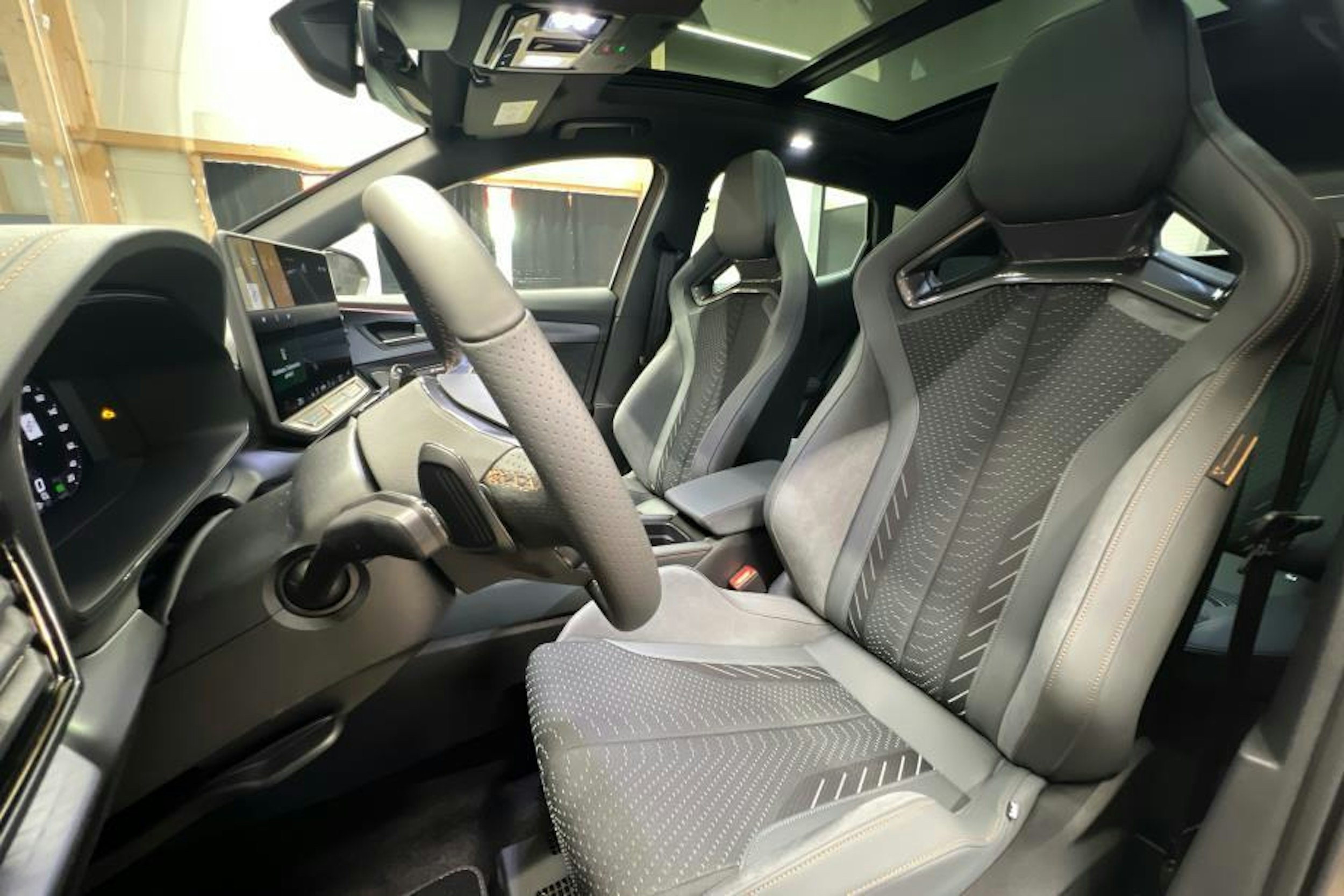 ruskea (beige) CUPRA Formentor 2025 kuva 7.