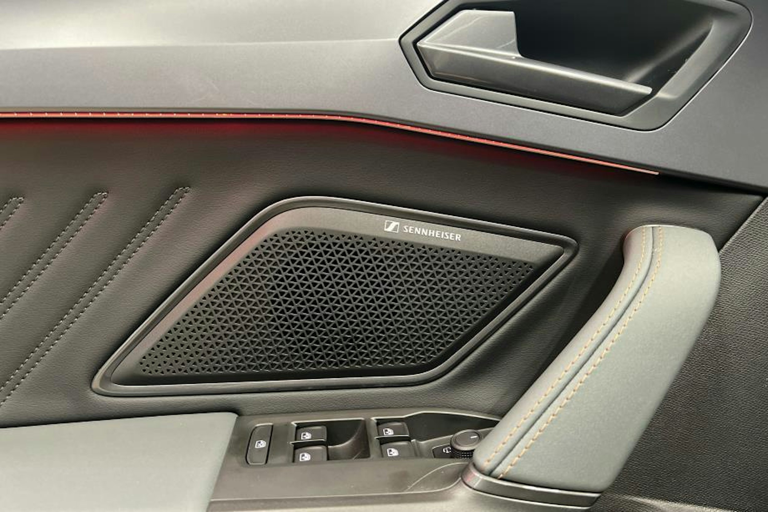 ruskea (beige) CUPRA Formentor 2025 kuva 10.