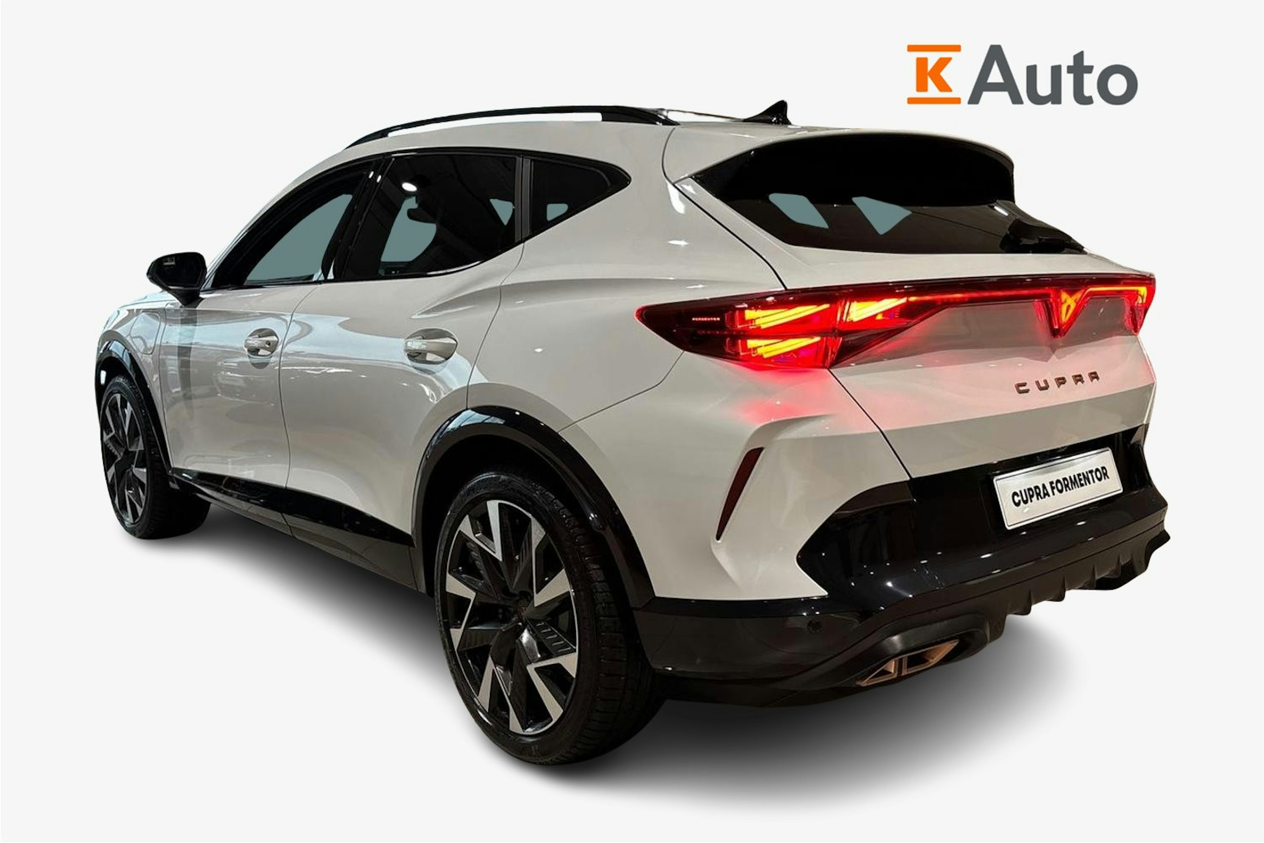 valkoinen CUPRA Formentor 2025 kuva 2.
