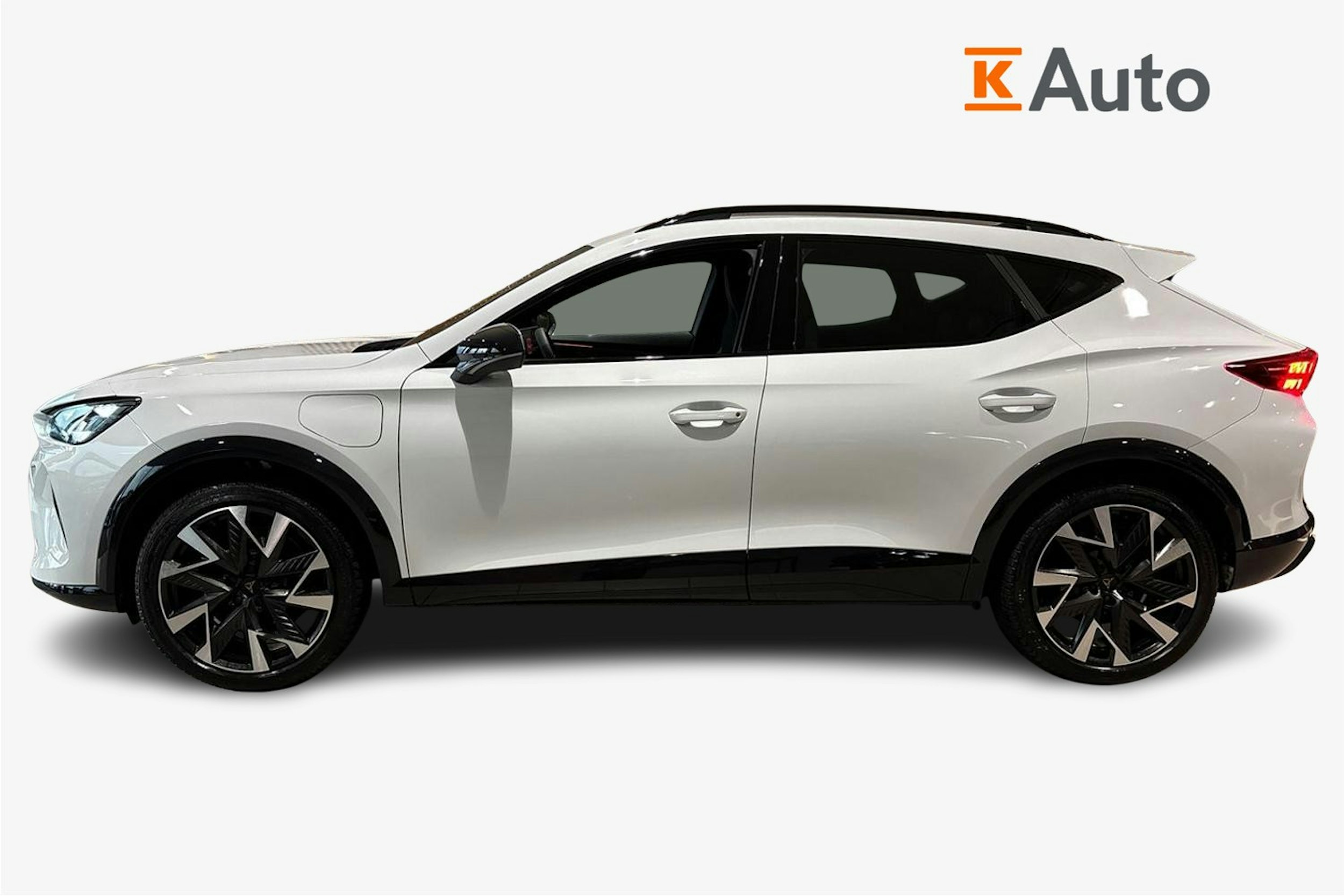 valkoinen CUPRA Formentor 2025 kuva 5.