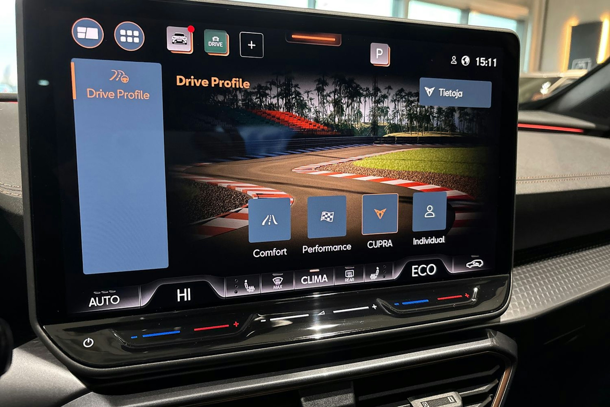 valkoinen CUPRA Formentor 2025 kuva 15.