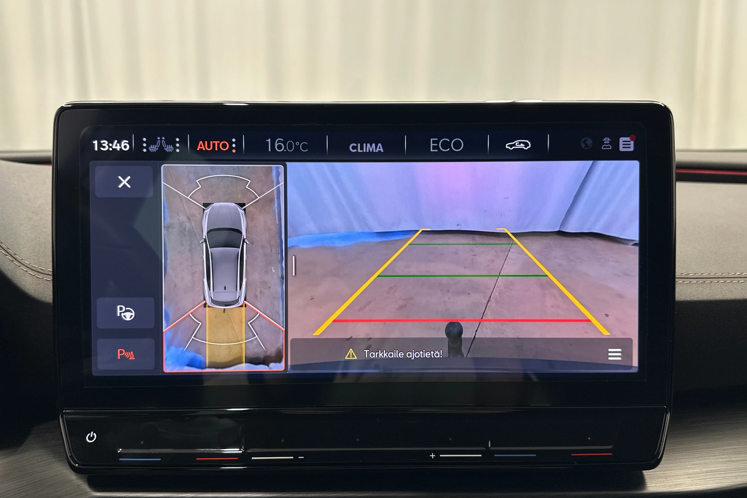 valkoinen CUPRA Formentor 2024 kuva 18.