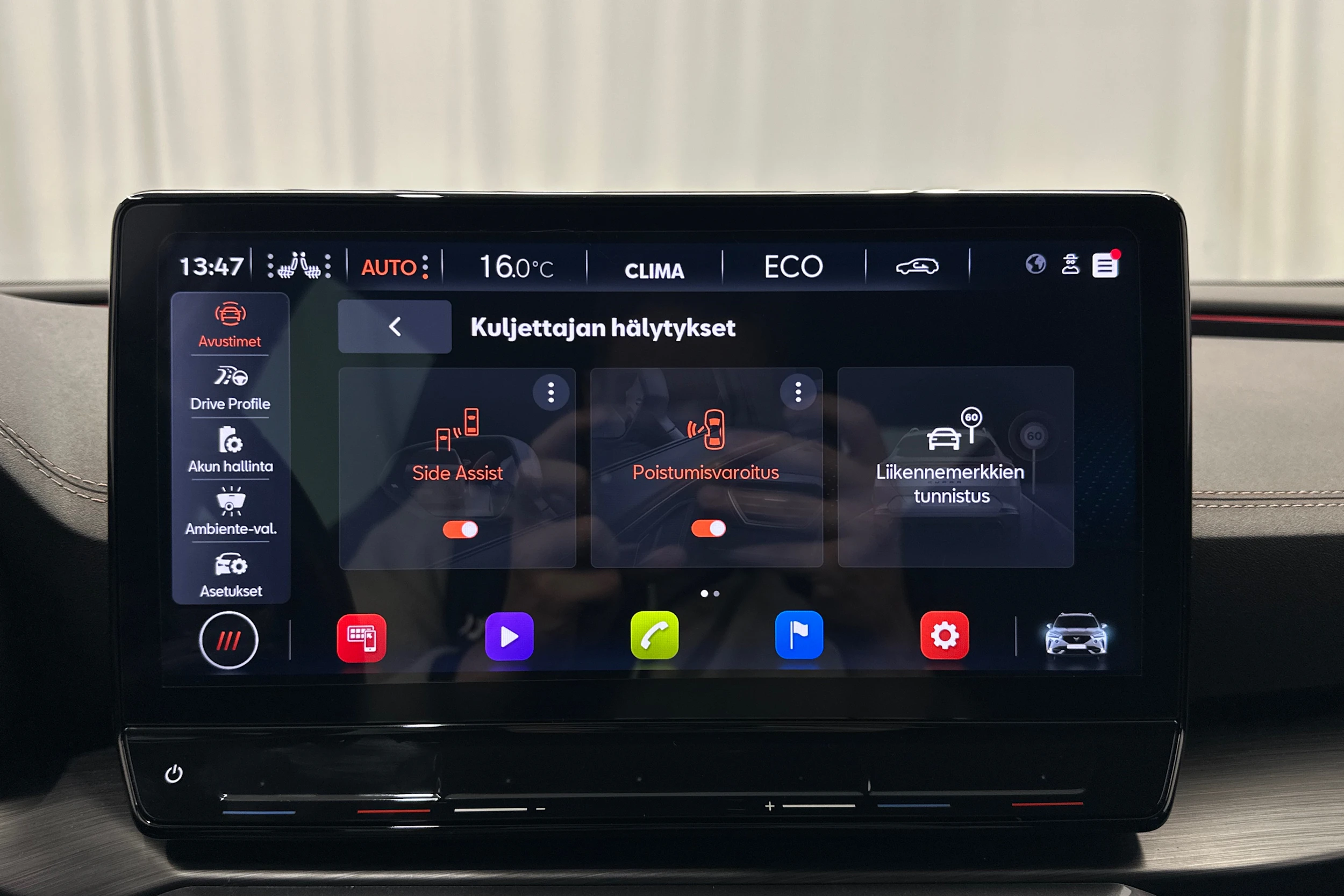 valkoinen CUPRA Formentor 2024 kuva 22.