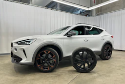 valkoinen CUPRA Formentor 2024 kuva 32.