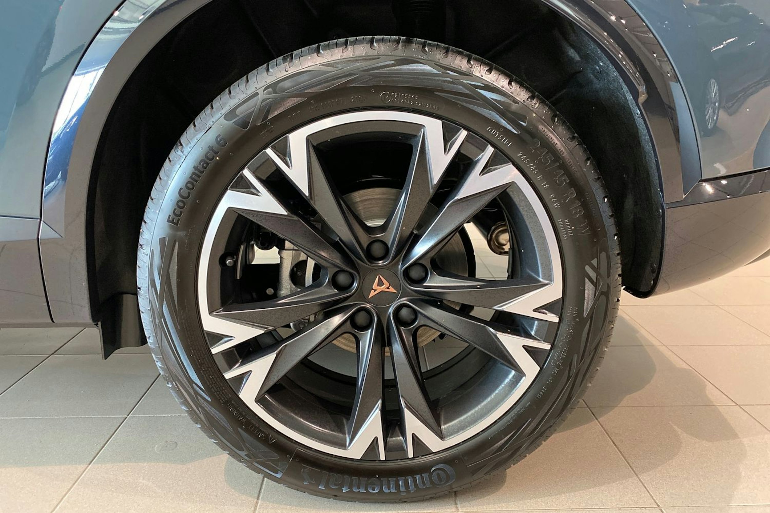 sininen CUPRA Formentor 2025 kuva 10.