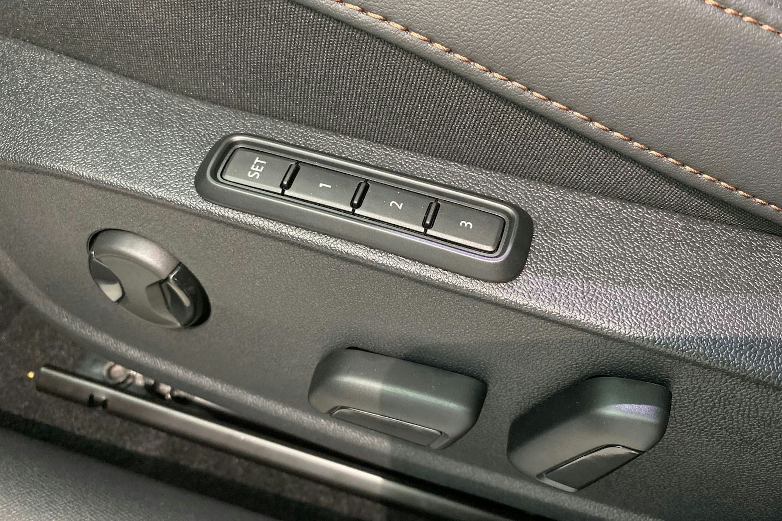 sininen CUPRA Formentor 2025 kuva 13.