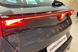 sininen CUPRA Formentor 2025 kuva 18.