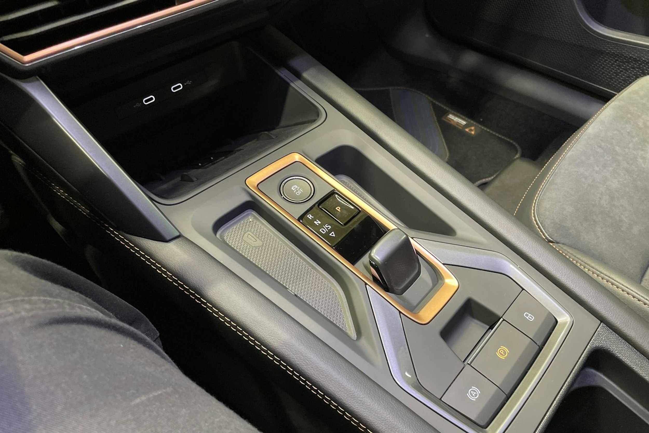 met. harmaa CUPRA Formentor 2025 kuva 17.