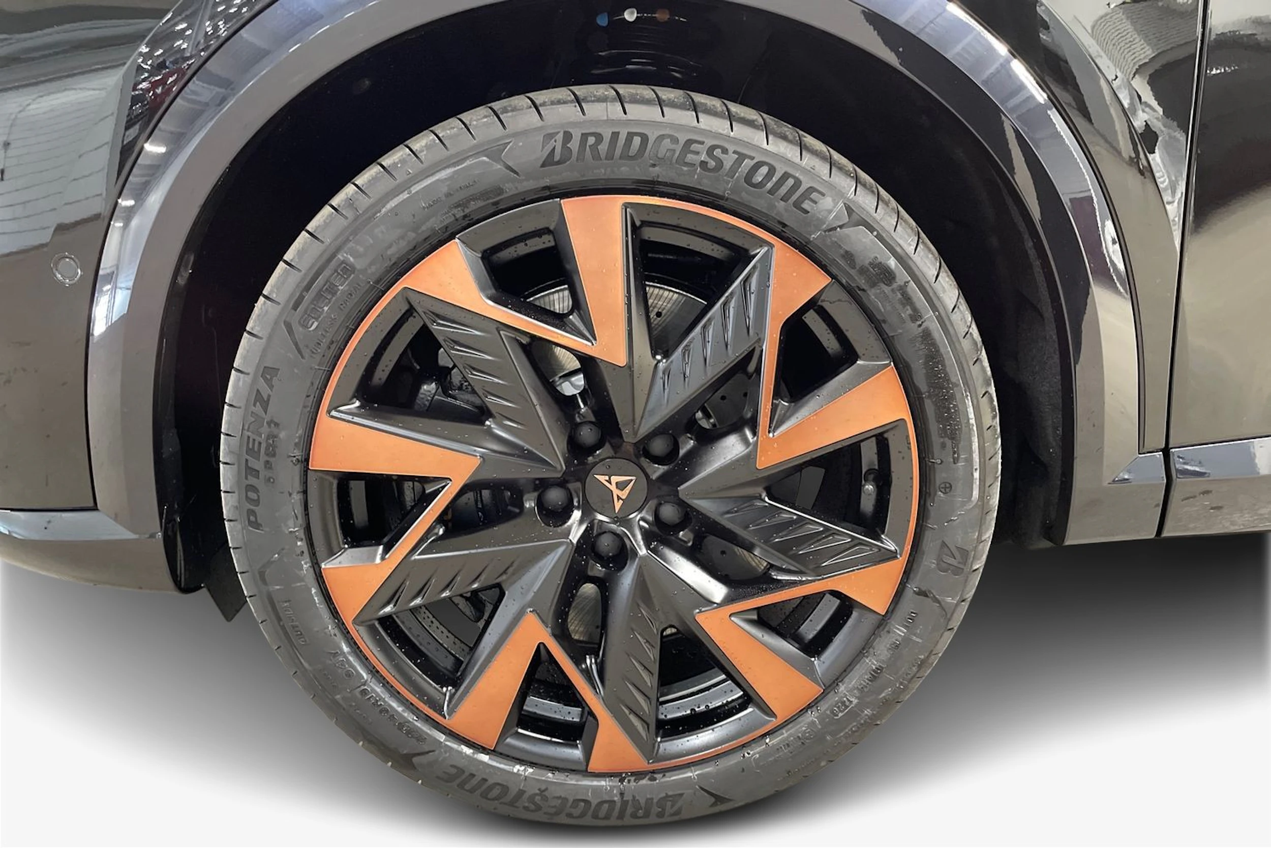 met. musta CUPRA Formentor 2026 kuva 9.