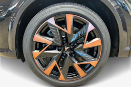 met. musta CUPRA Formentor 2026 kuva 9.