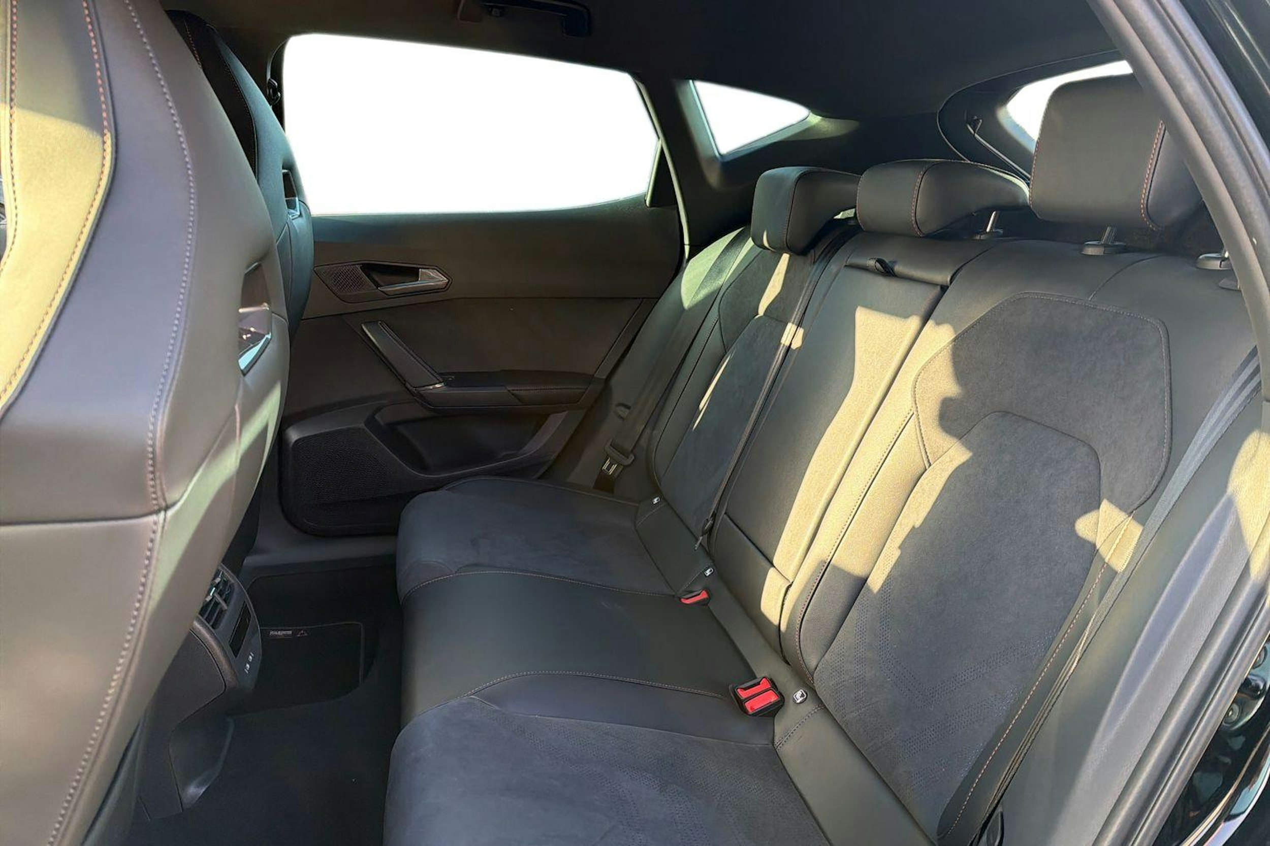 musta CUPRA Formentor 2026 kuva 8.