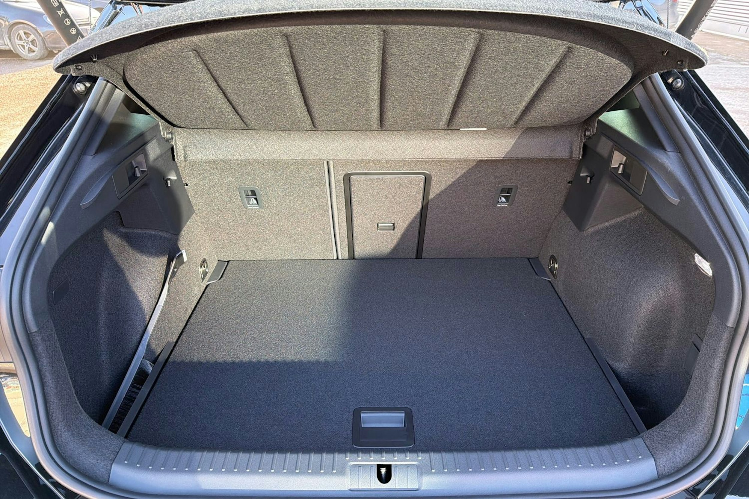 musta CUPRA Formentor 2026 kuva 11.