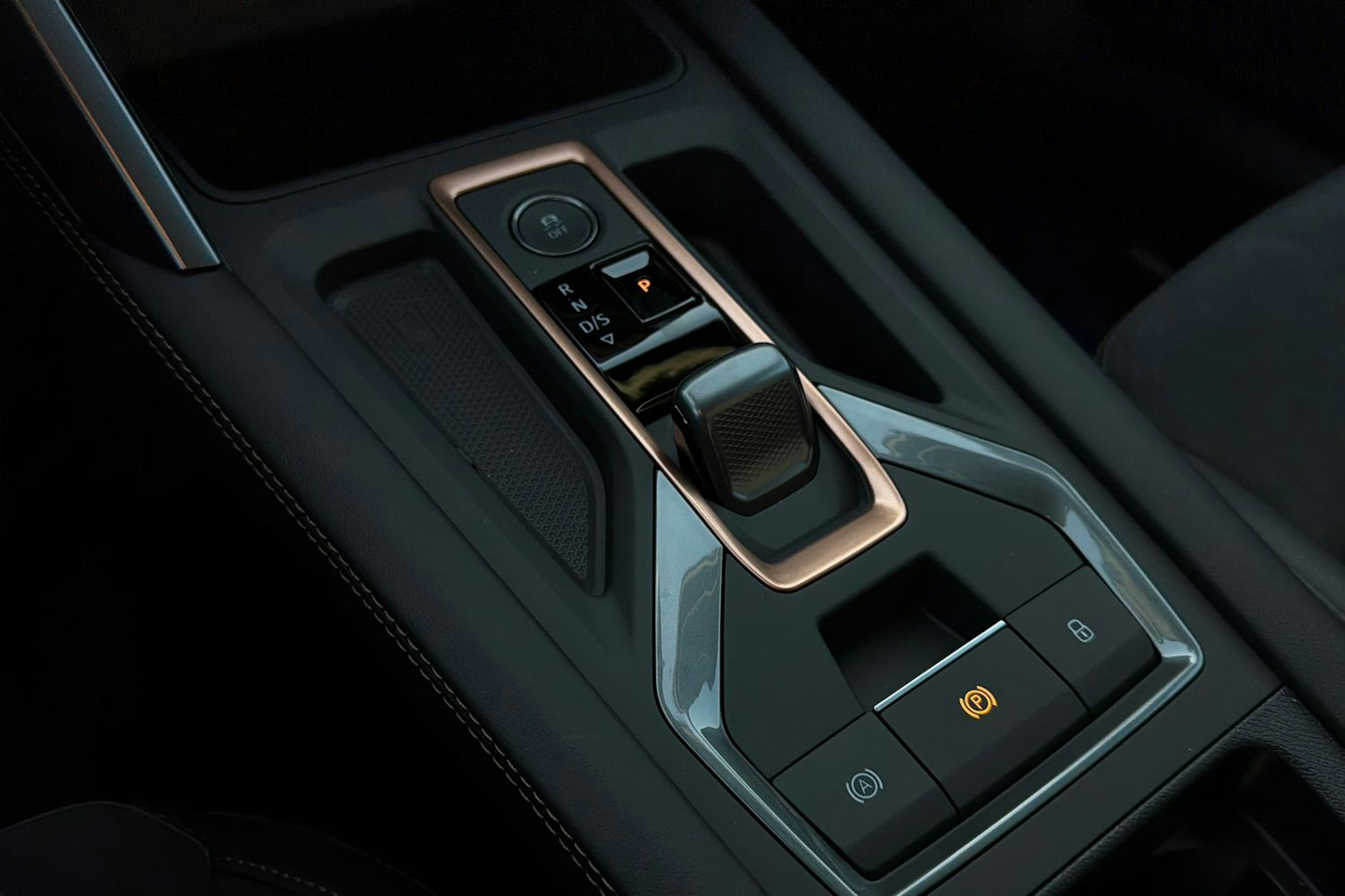 musta CUPRA Formentor 2026 kuva 16.