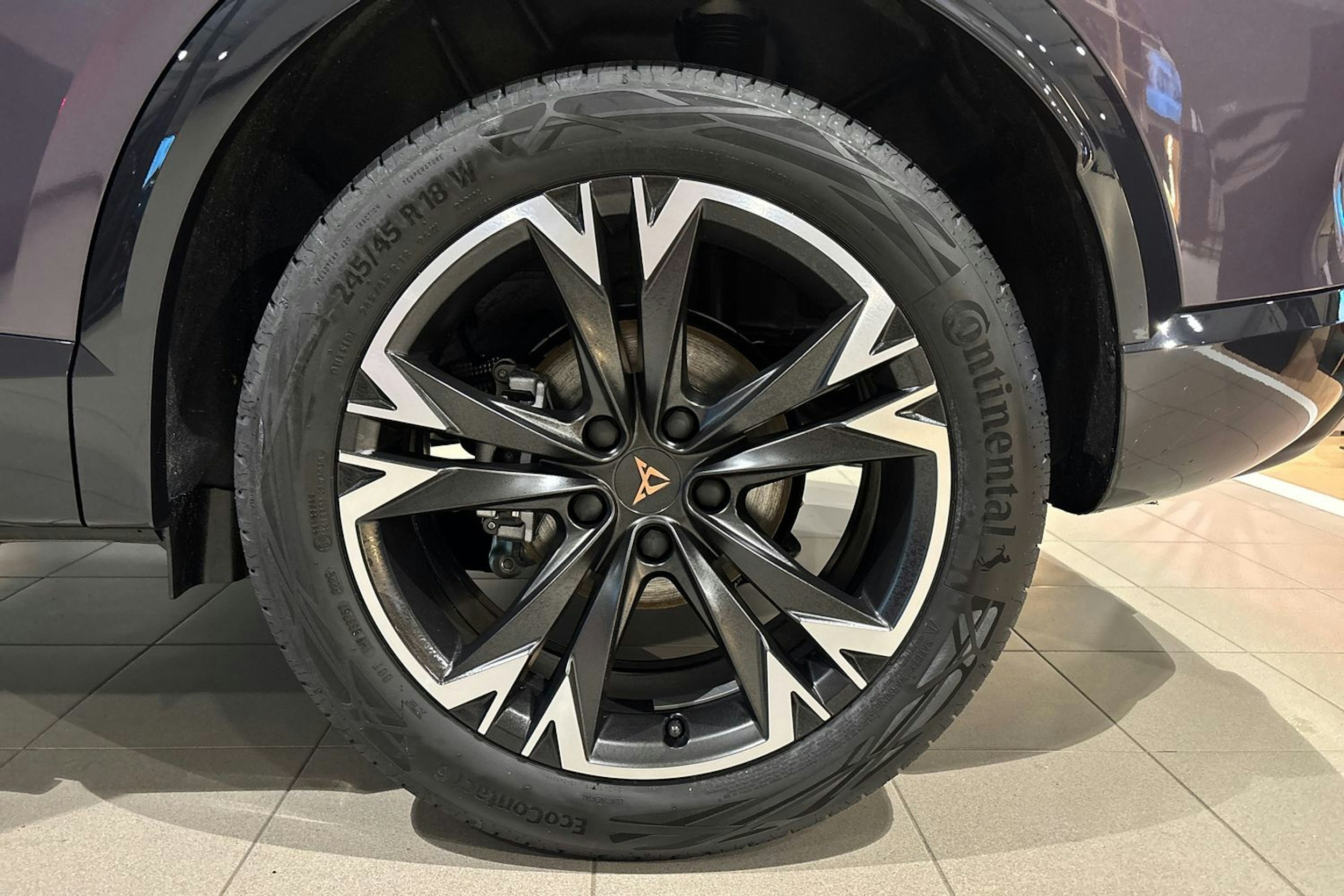 harmaa CUPRA Formentor 2026 kuva 10.