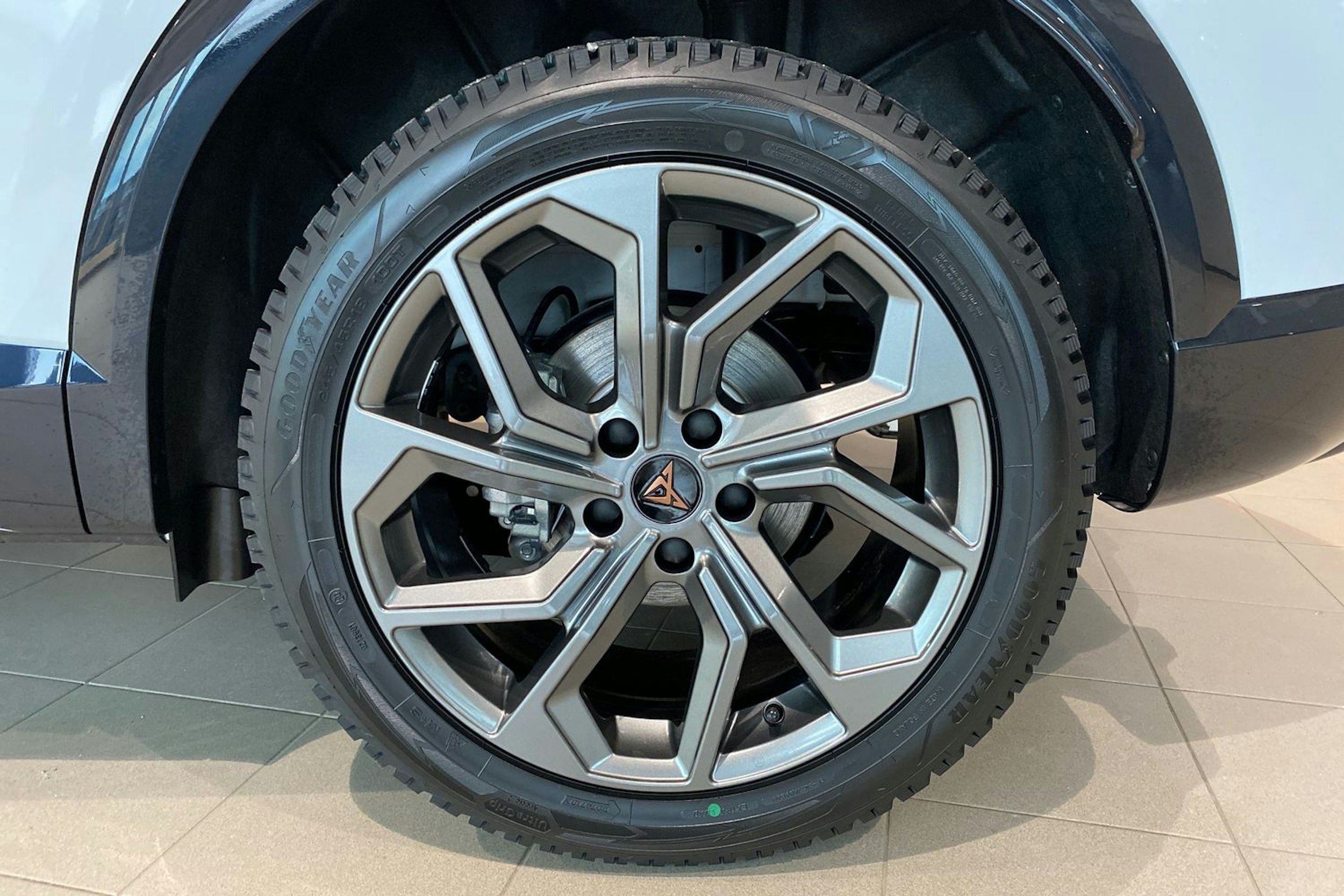 valkoinen CUPRA Formentor 2026 kuva 10.