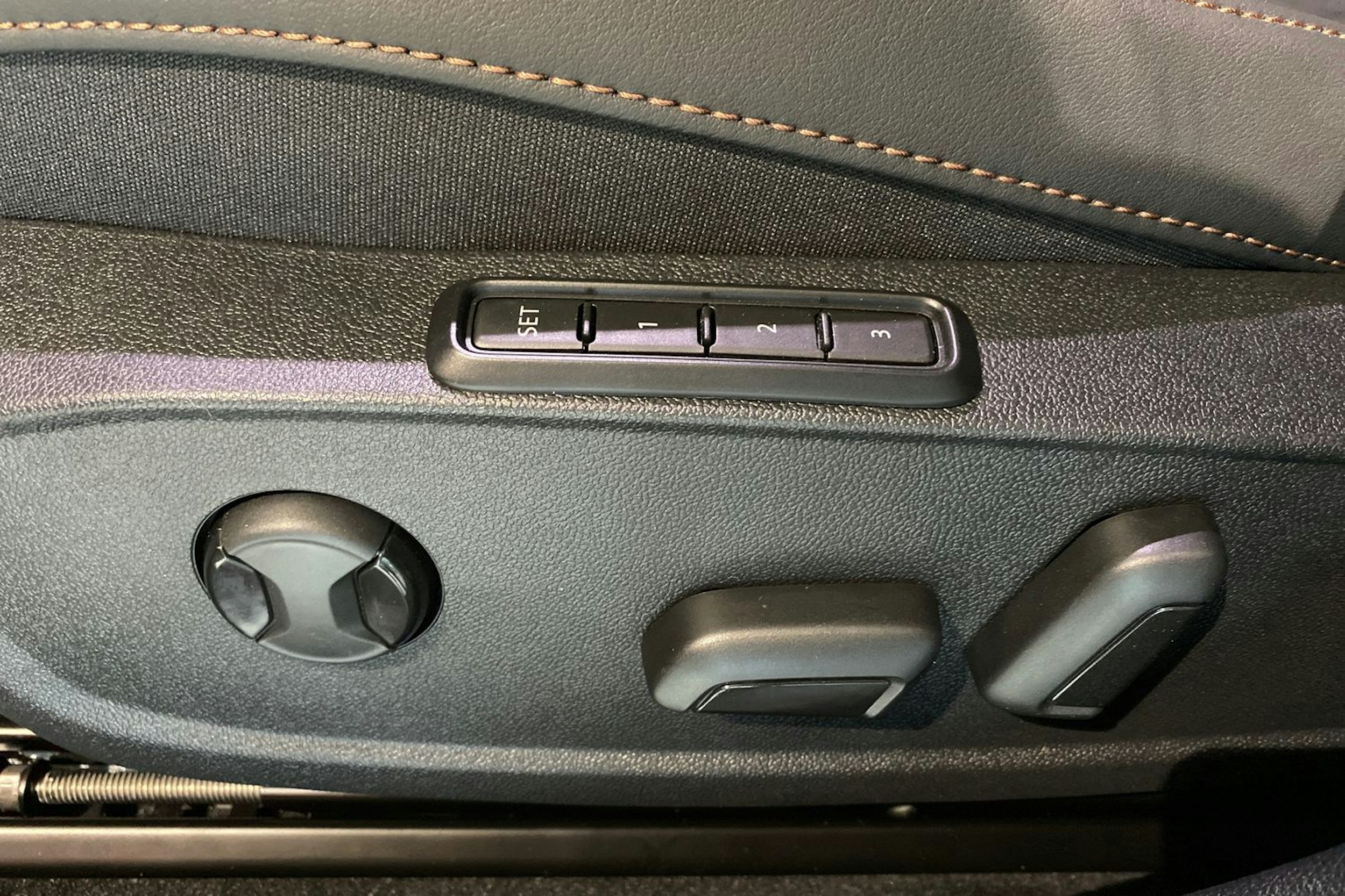 valkoinen CUPRA Formentor 2026 kuva 12.