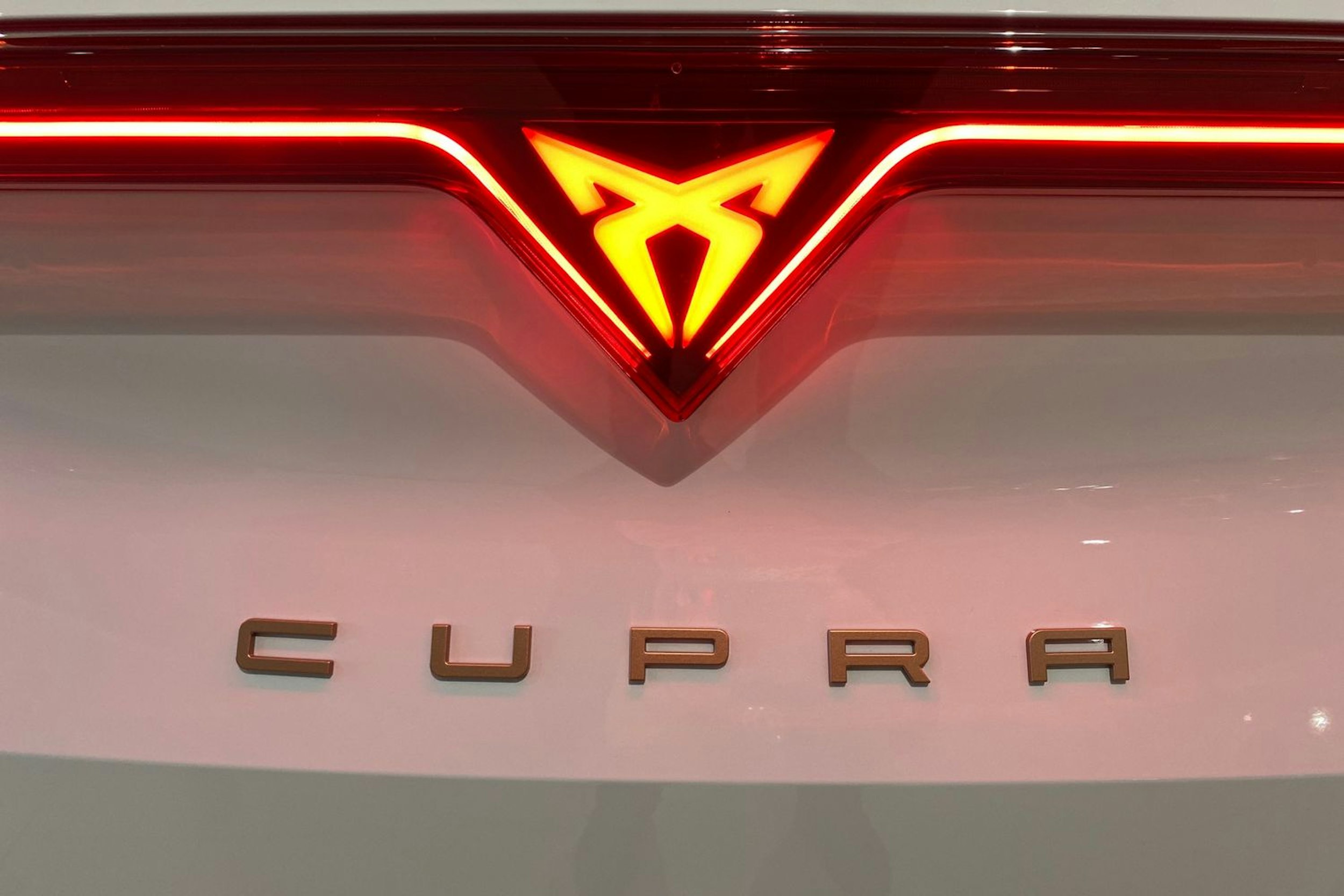 valkoinen CUPRA Formentor 2026 kuva 22.
