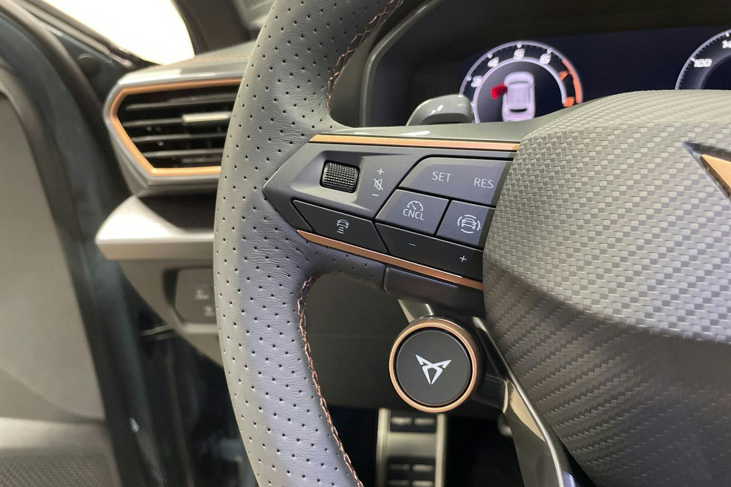 sininen CUPRA Formentor 2026 kuva 10.
