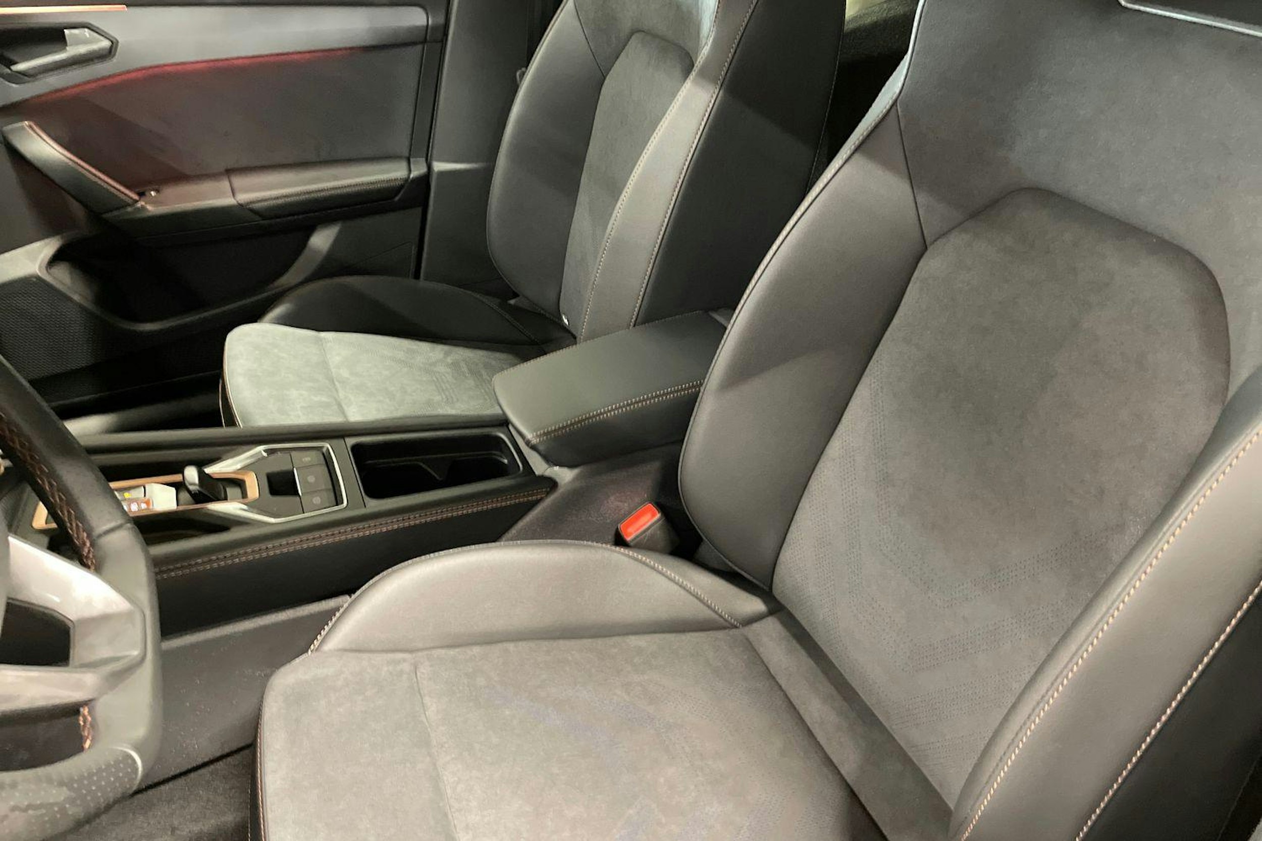 valkoinen CUPRA Formentor 2026 kuva 10.