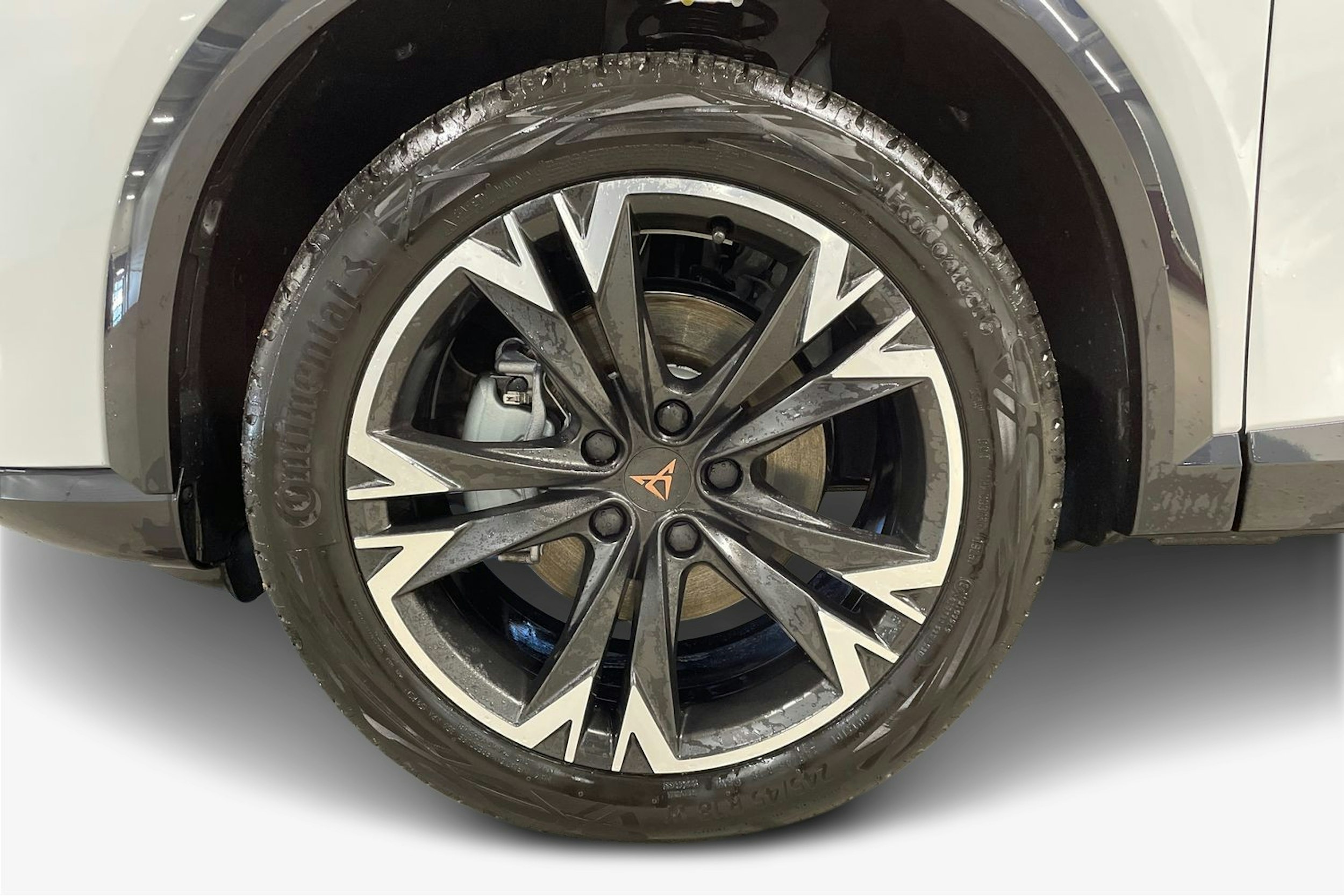 valkoinen CUPRA Formentor 2026 kuva 11.