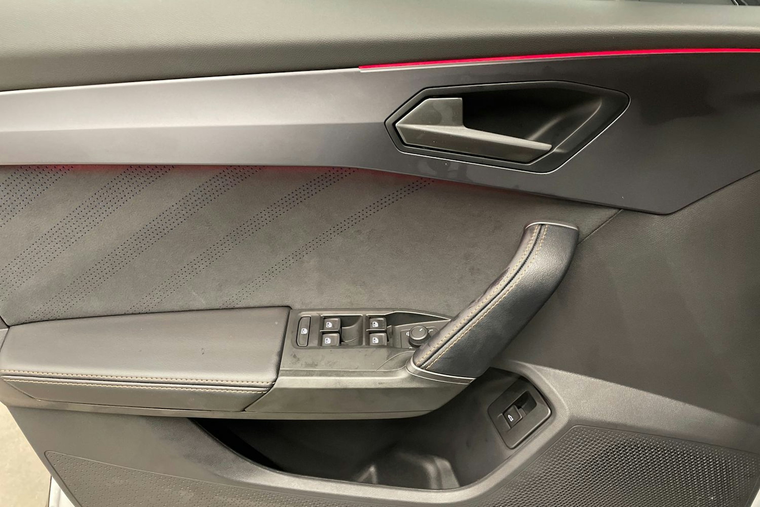 valkoinen CUPRA Formentor 2026 kuva 18.