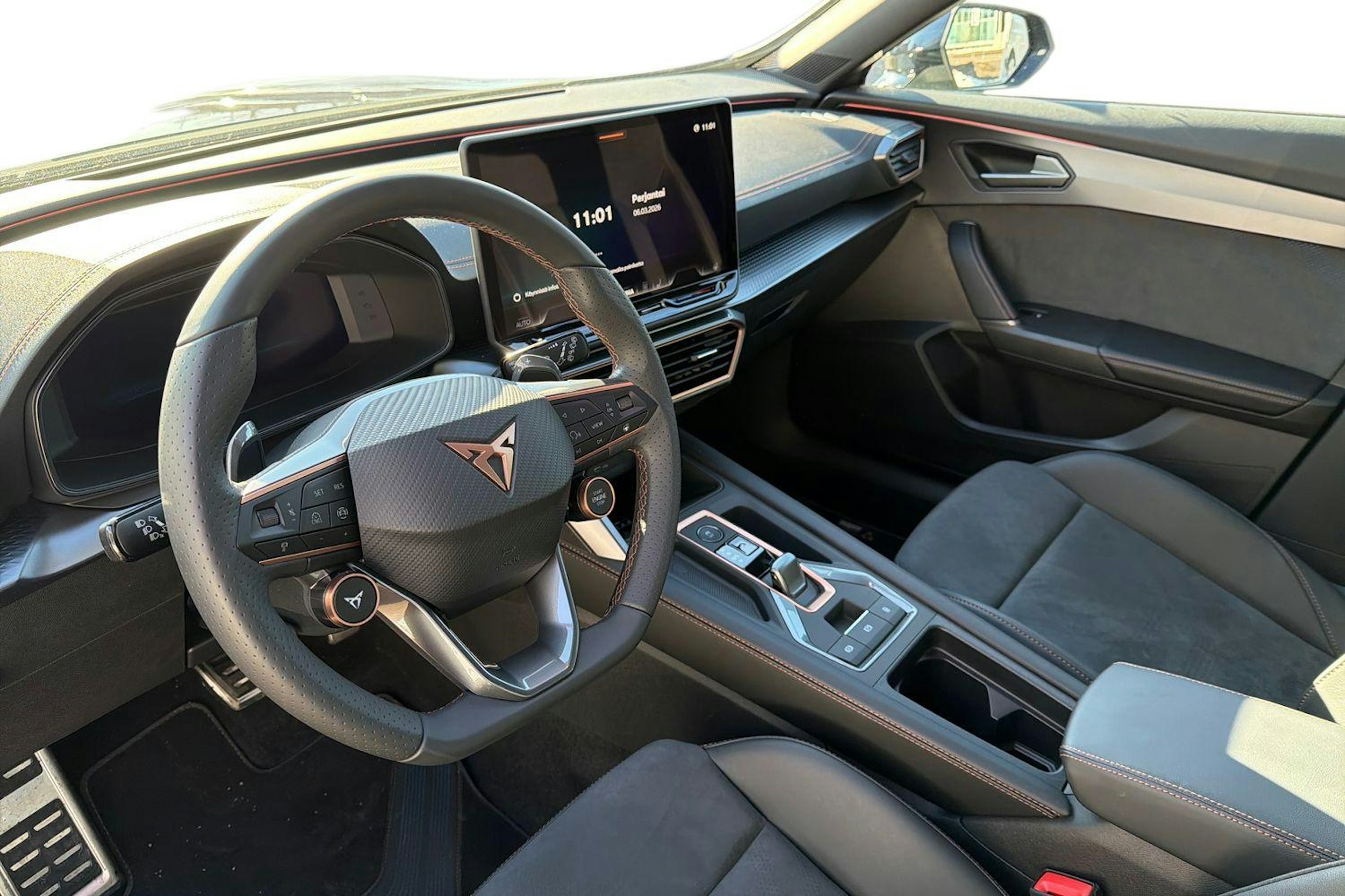 harmaa CUPRA Formentor 2026 kuva 6.