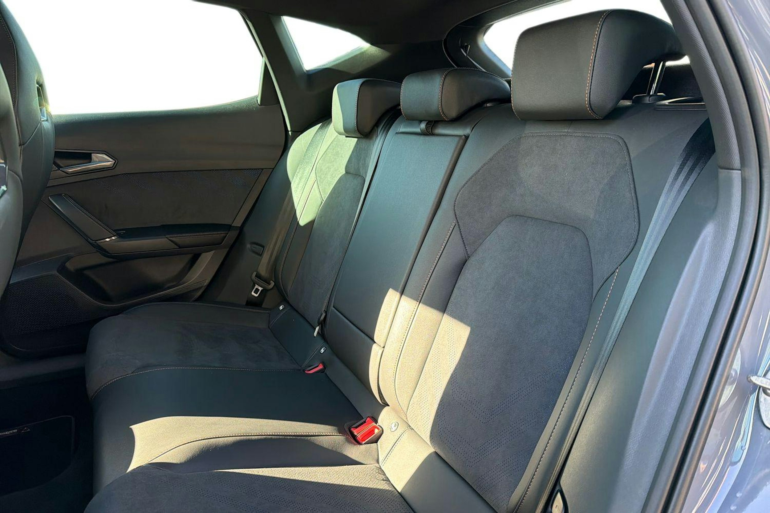 harmaa CUPRA Formentor 2026 kuva 8.