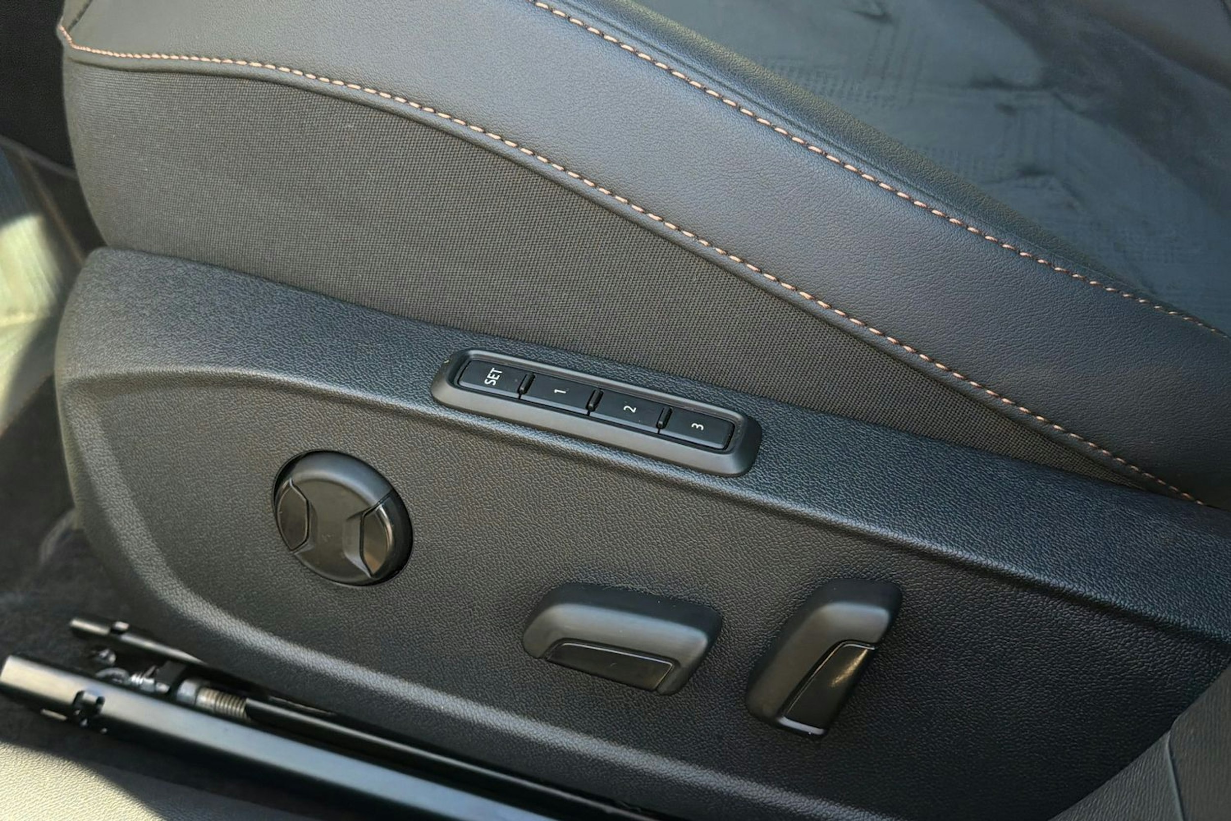 harmaa CUPRA Formentor 2026 kuva 13.